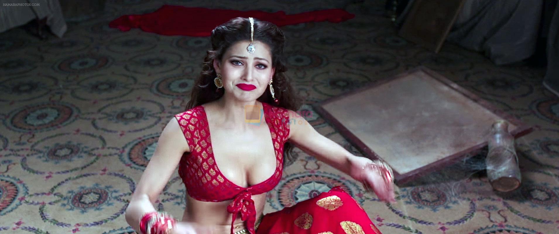 Urvashi Rautela as Ragini SMS in Great Grand Masti Movie Still