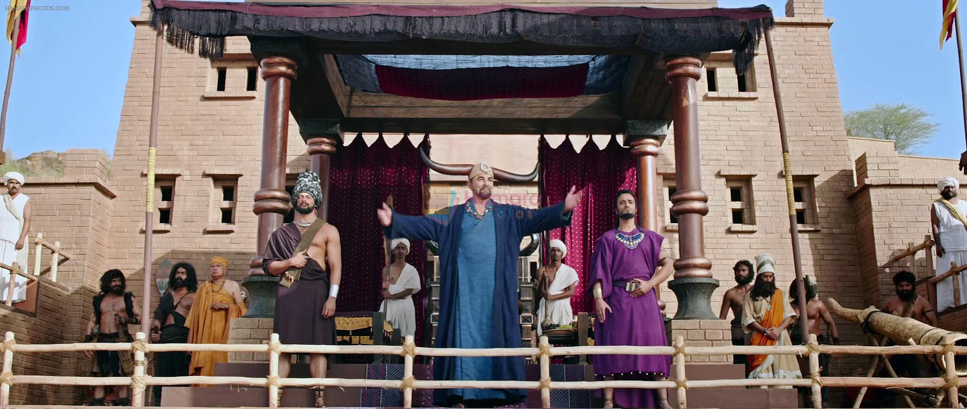 Kabir Bedi, Arunoday Singh in Mohenjo Daro Movie Still