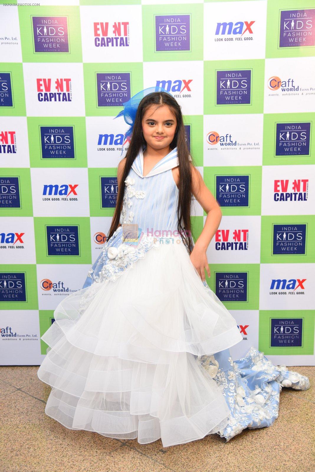 Suhani at Kids Fashion Week in Mumbai on 21st June 2016