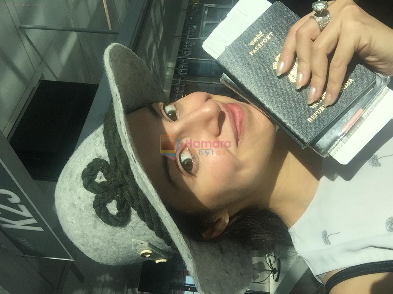 Divya Khosla Kumar slays the airport look on her way to IIFA 2016