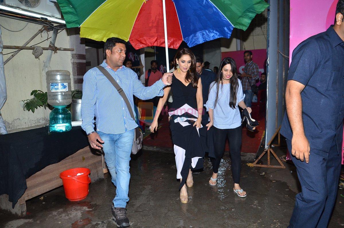 Madhuri Dixit snapped at Filmistan on 28th June 2016