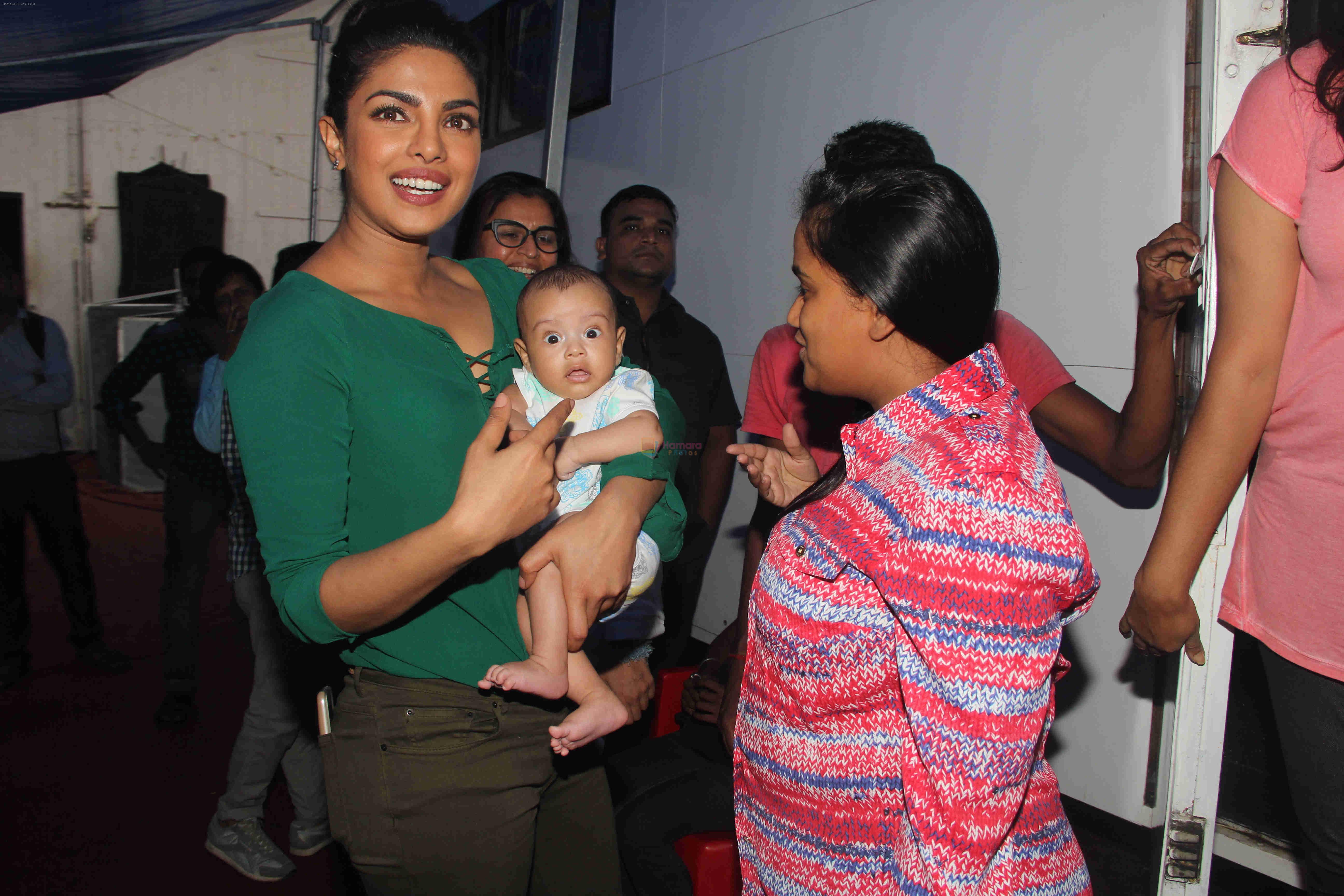 Priyanka Chopra at Mehboob with Arpita's kid on 4th July 2016