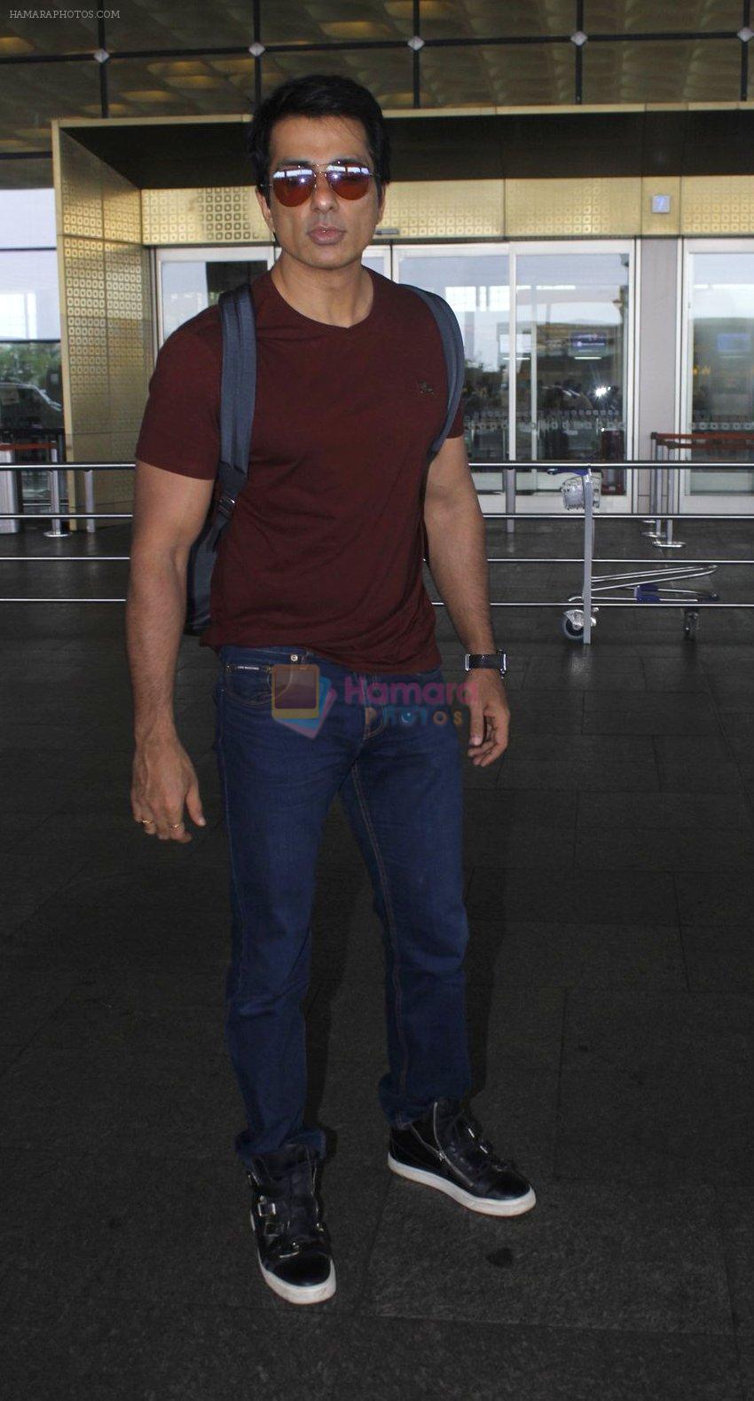 Sonu Sood snapped in Airport on 5th July 2016