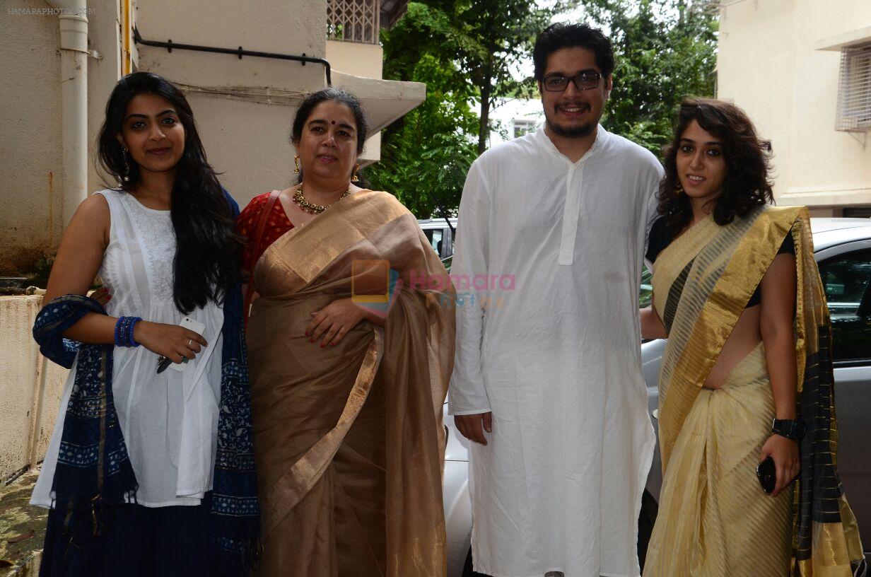 Reena Dutta, Junaid Khan, Ira Khan at Aamir Khan's Eid Celebration on 7th July 2016