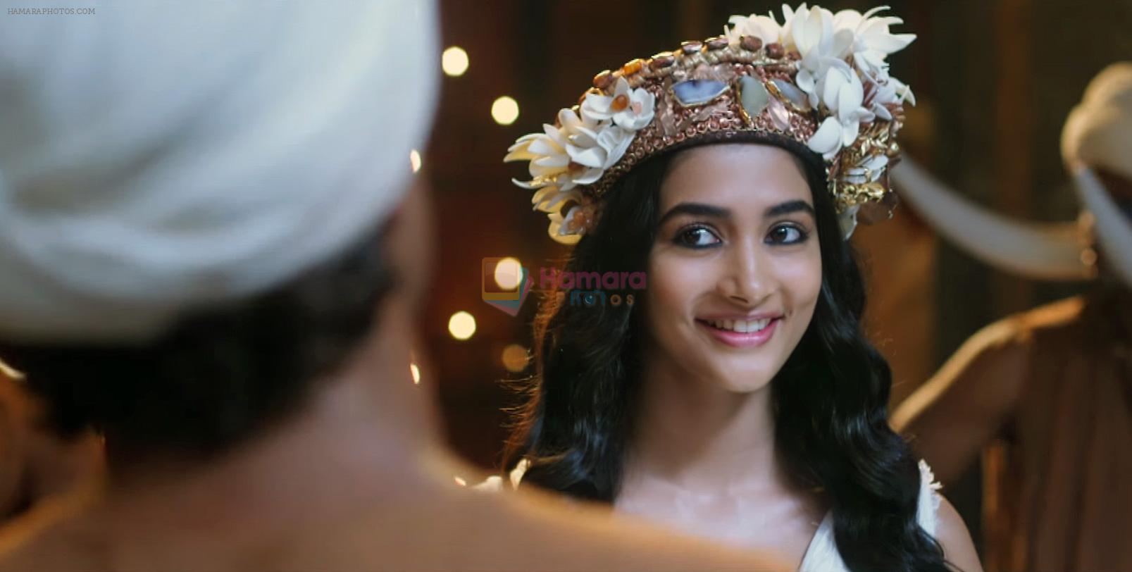 Pooja Hegde in Tu Hai Video Song Still from Mohenjo Daro Movie