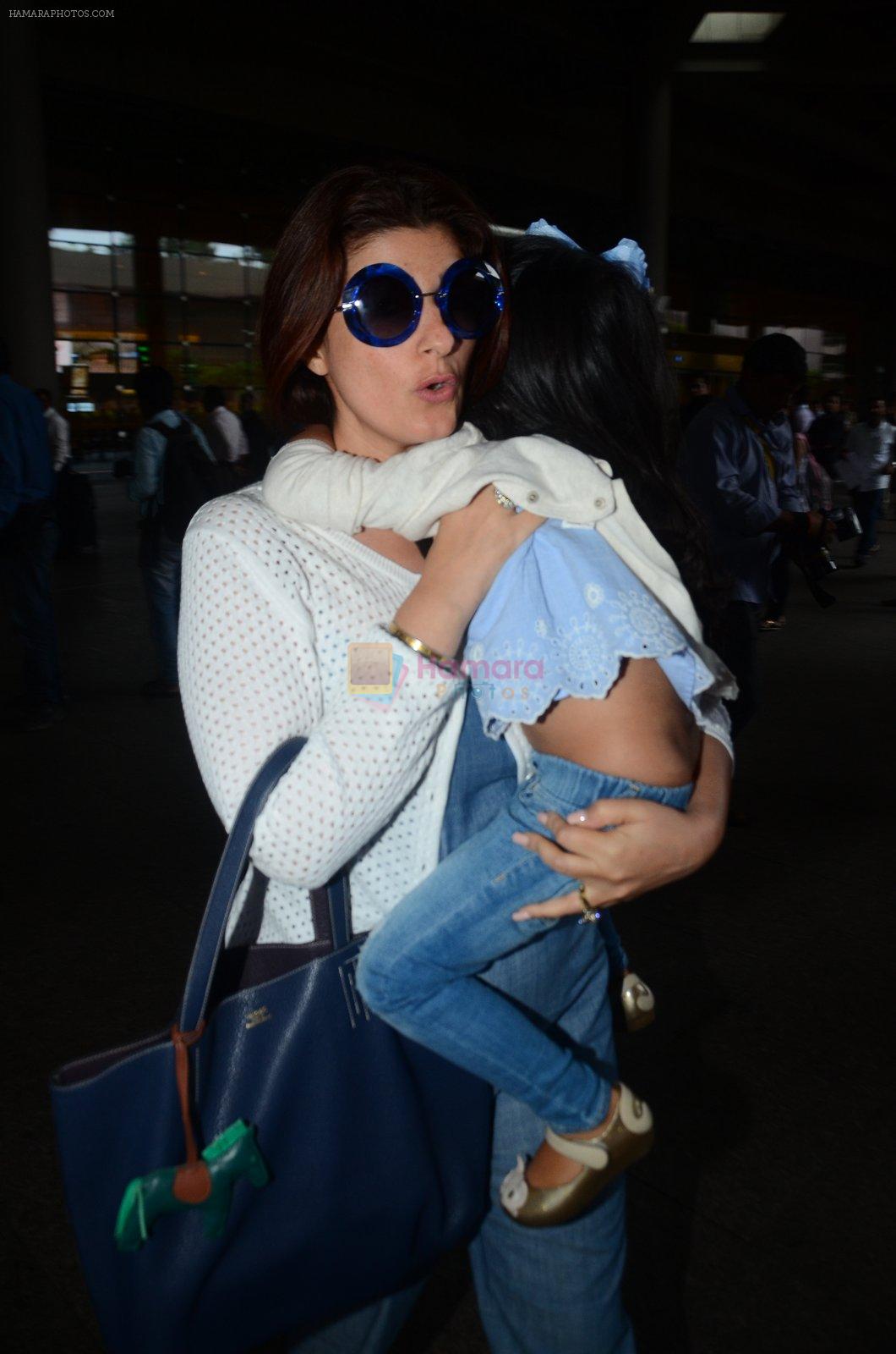 Twinkle Khanna returns from holidays in Mumbai on 10th July 2016