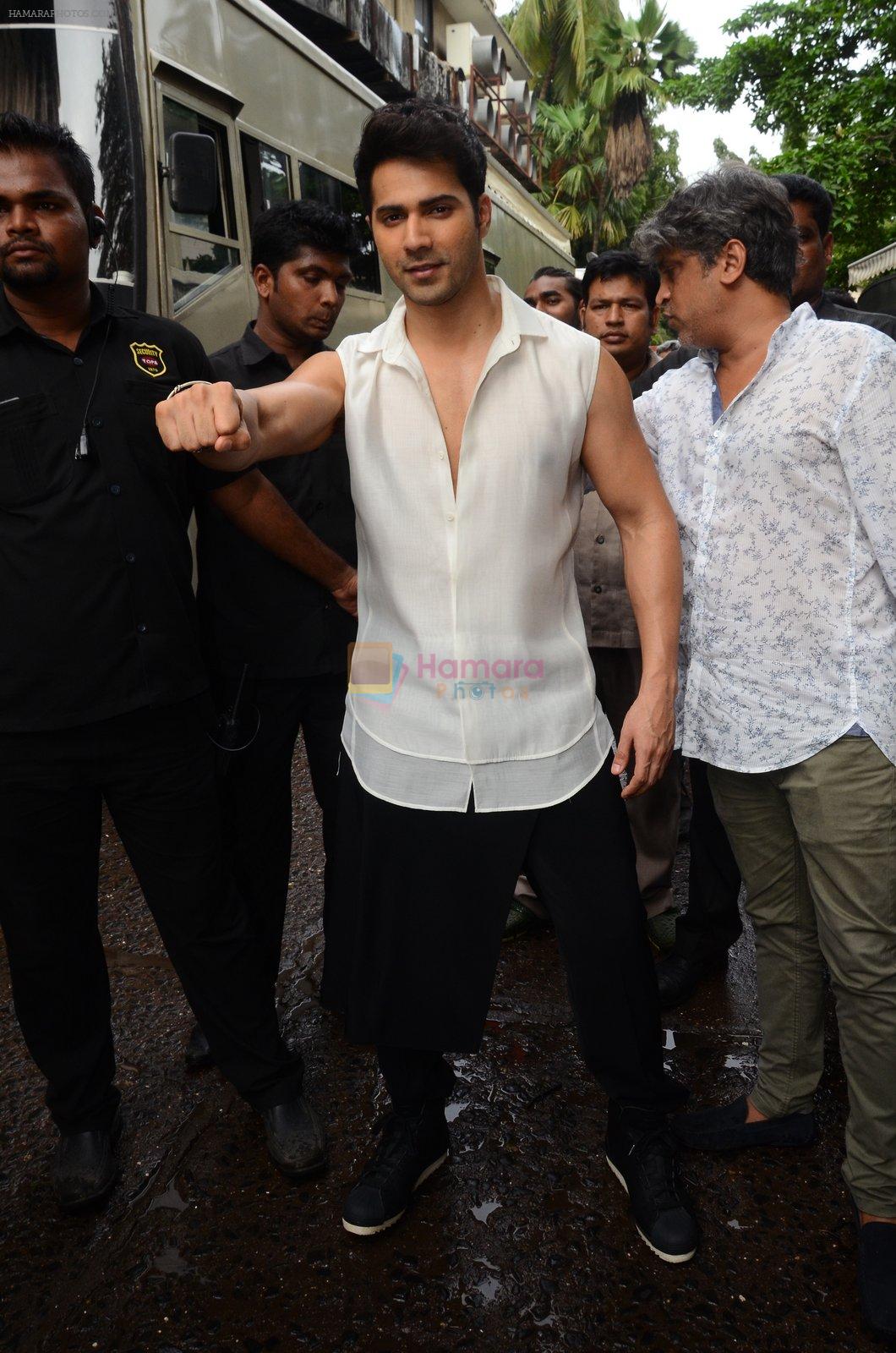 Varun Dhawan snapped on the sets of So You Think you can dance on 12th July 2016-1