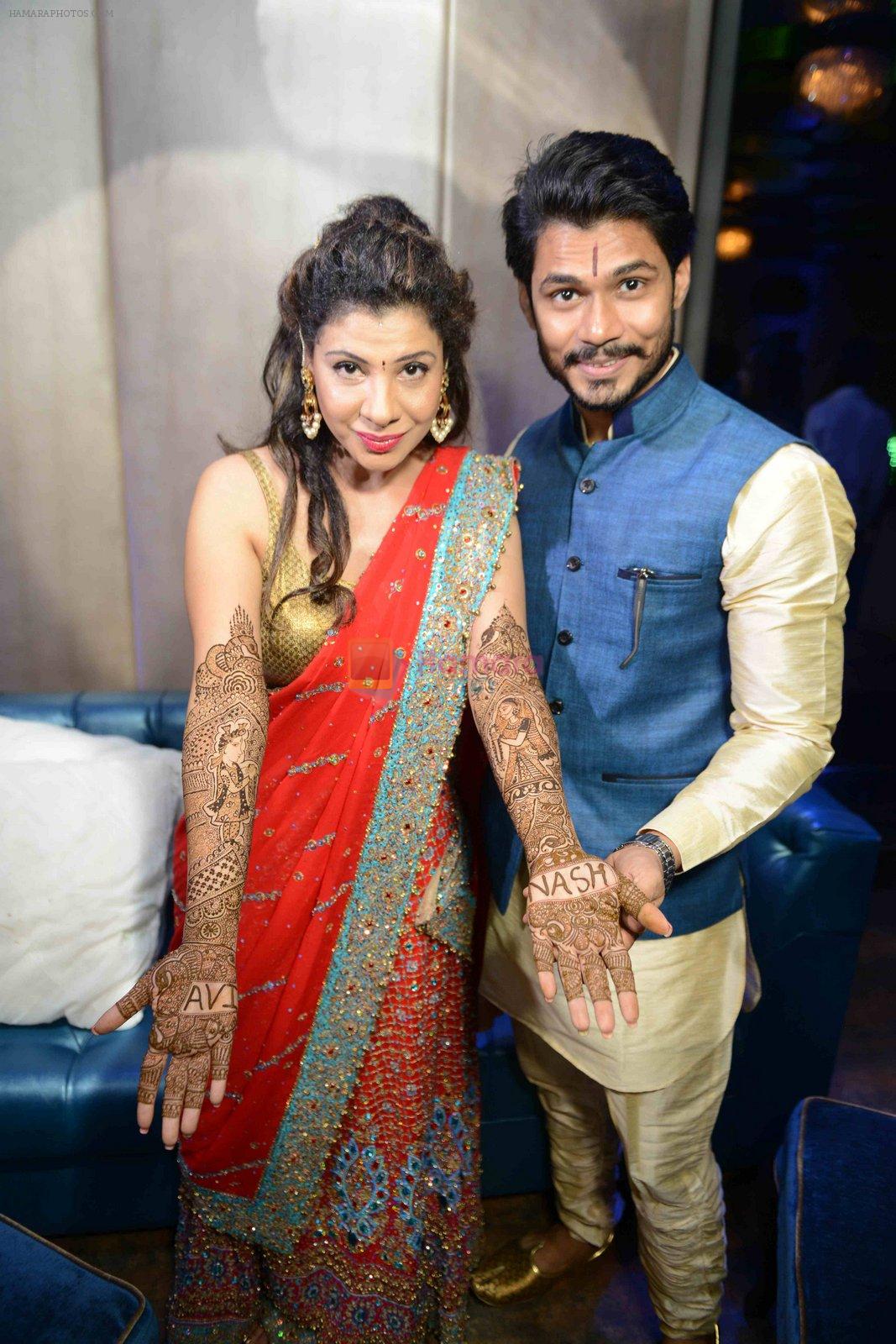 Sambhavna Seth with Avinash during the Wedding Mehandi Function at Sky Bar Rajori Garden in New Delhi on 13th July 2016