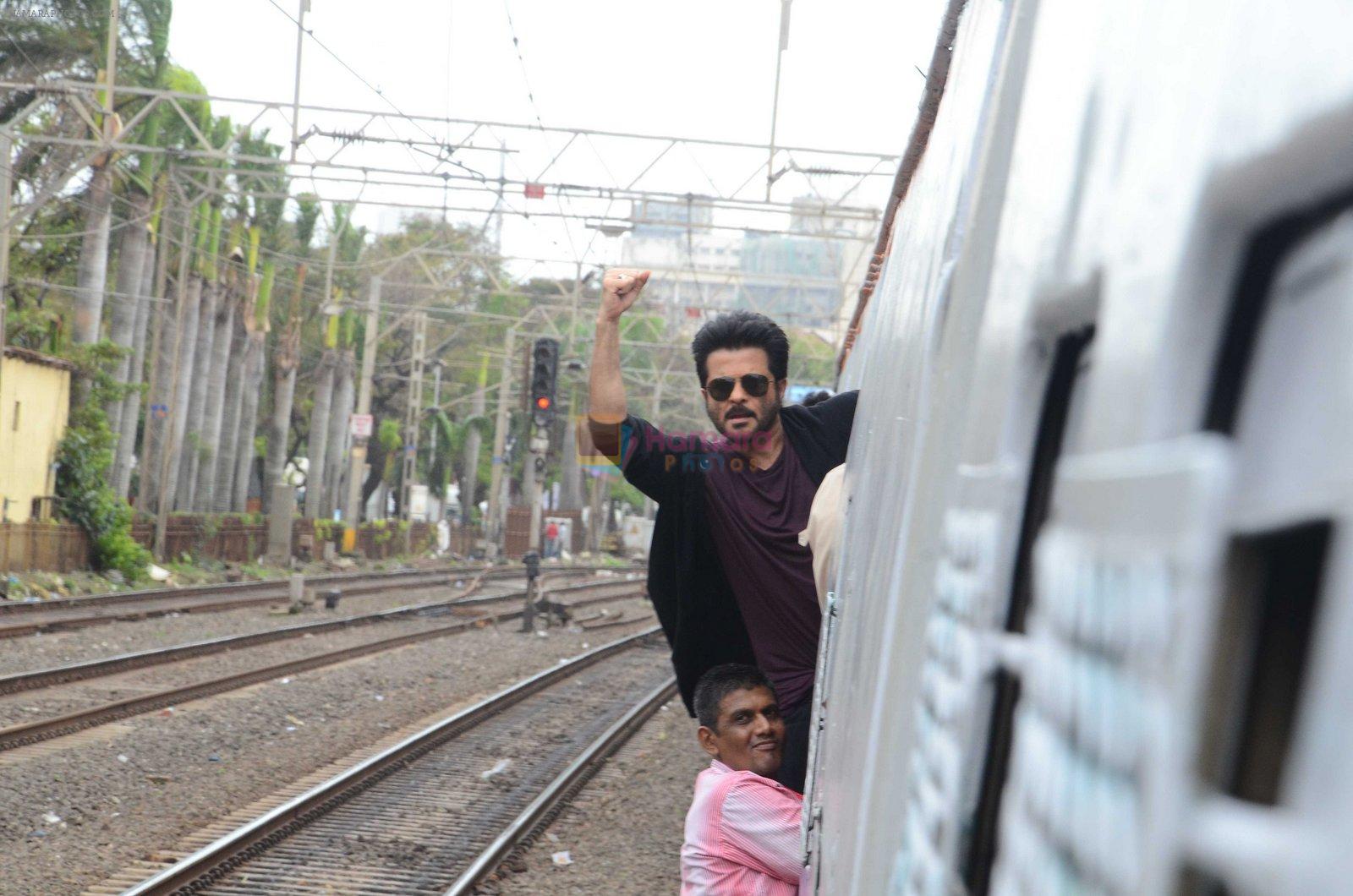 Anil Kapoor promotes 24 Season 2 in Mumbai Train on 14th July 2016