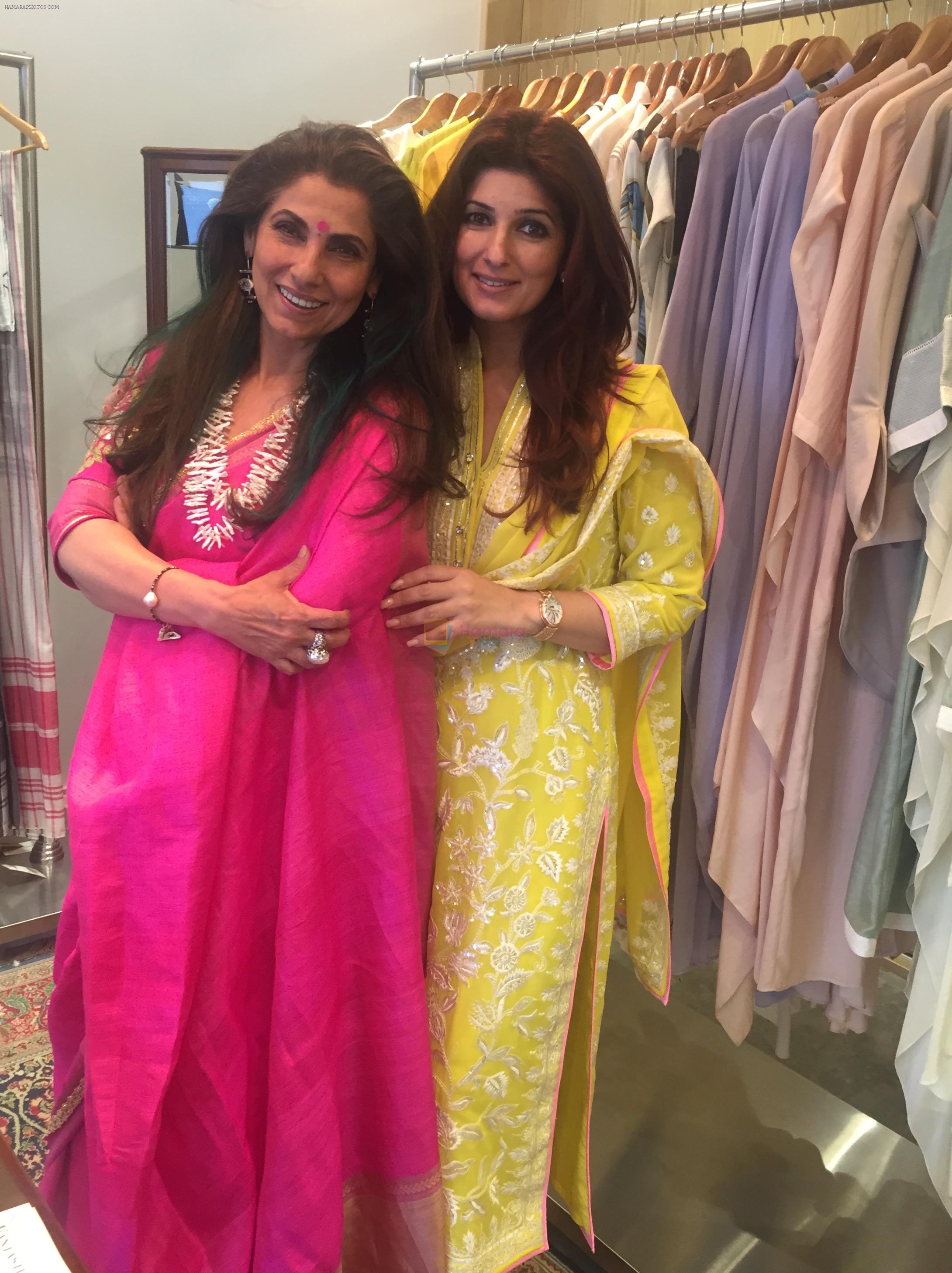 Dimple Kapadia and Twinkle Khanna at the launch of FANTASTIQUE by Abu Sandeep on 15th July 2016