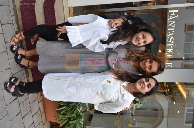 Saudamini Mattu , Anjali Patel Mehta and Kichu Dandiya at the launch of FANTASTIQUE by Abu Sandeep on 15th July 2016