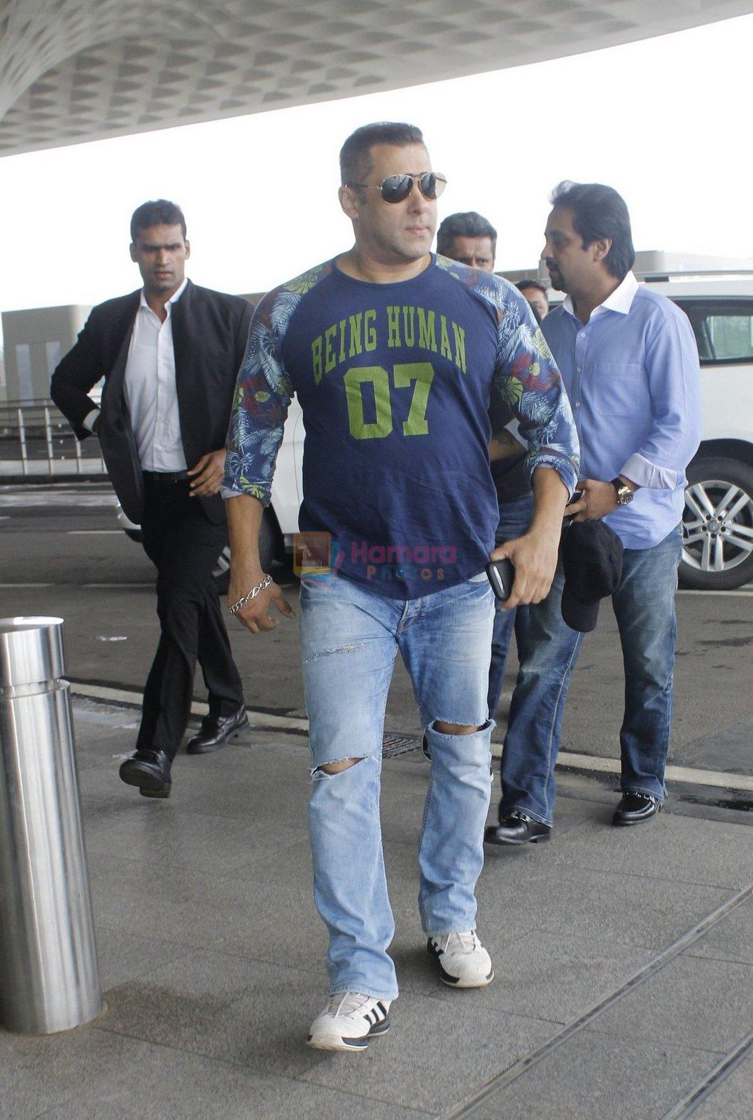 Salman Khan snapped at airport on 18th July 2016
