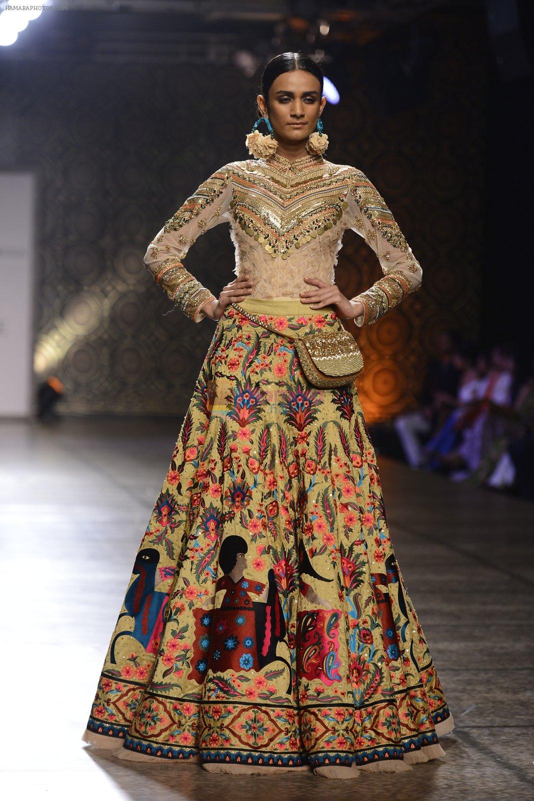 Model walks the ramp for Rimple and Harpreet Narula at the FDCI India Couture Week 2016 on 22 July 2016