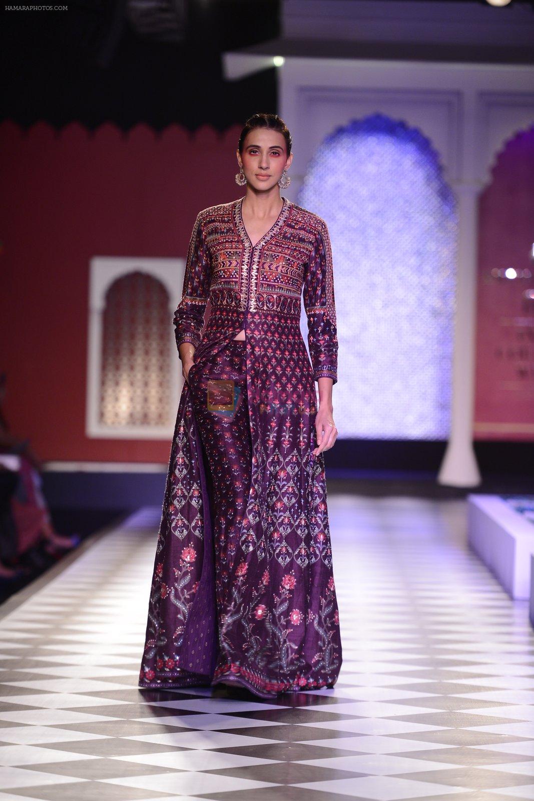 Alecia Raut walk the ramp for Anita Dongre show at the FDCI India Couture Week 2016 on 21st July 2016