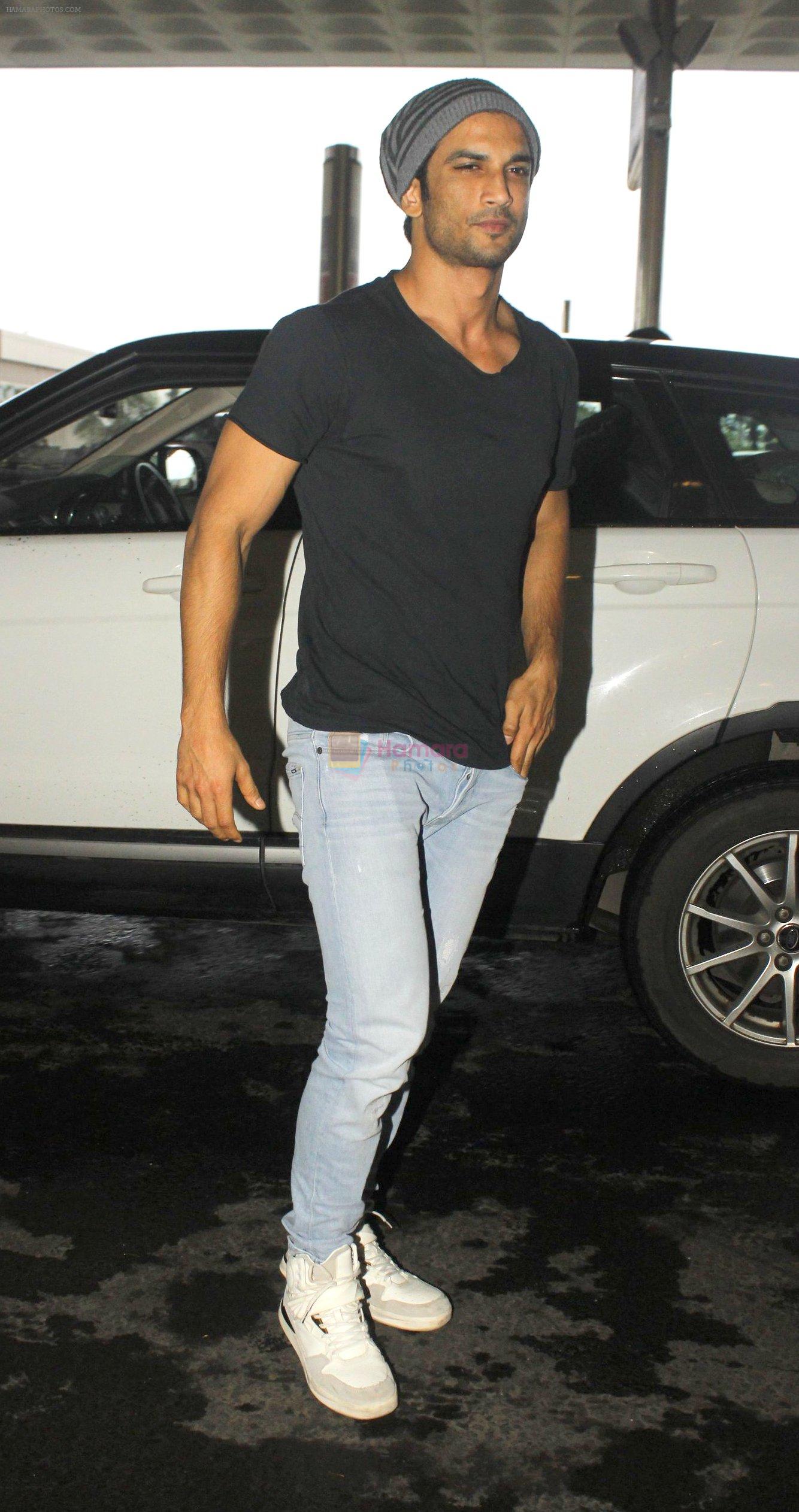 Sushant Singh Rajput At Airport on 22nd July 2016
