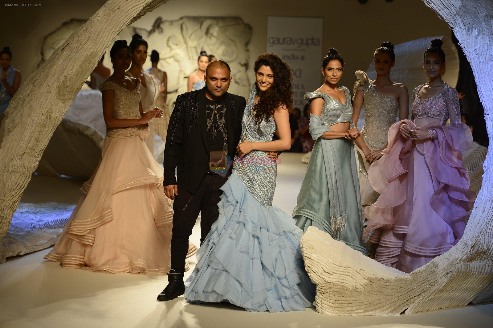 Gaurav Gupta, Saiyami Kher during showcase of Gaurav Gupta collection scape song at FDCI India Couture Week 2016 on 23 July 2016