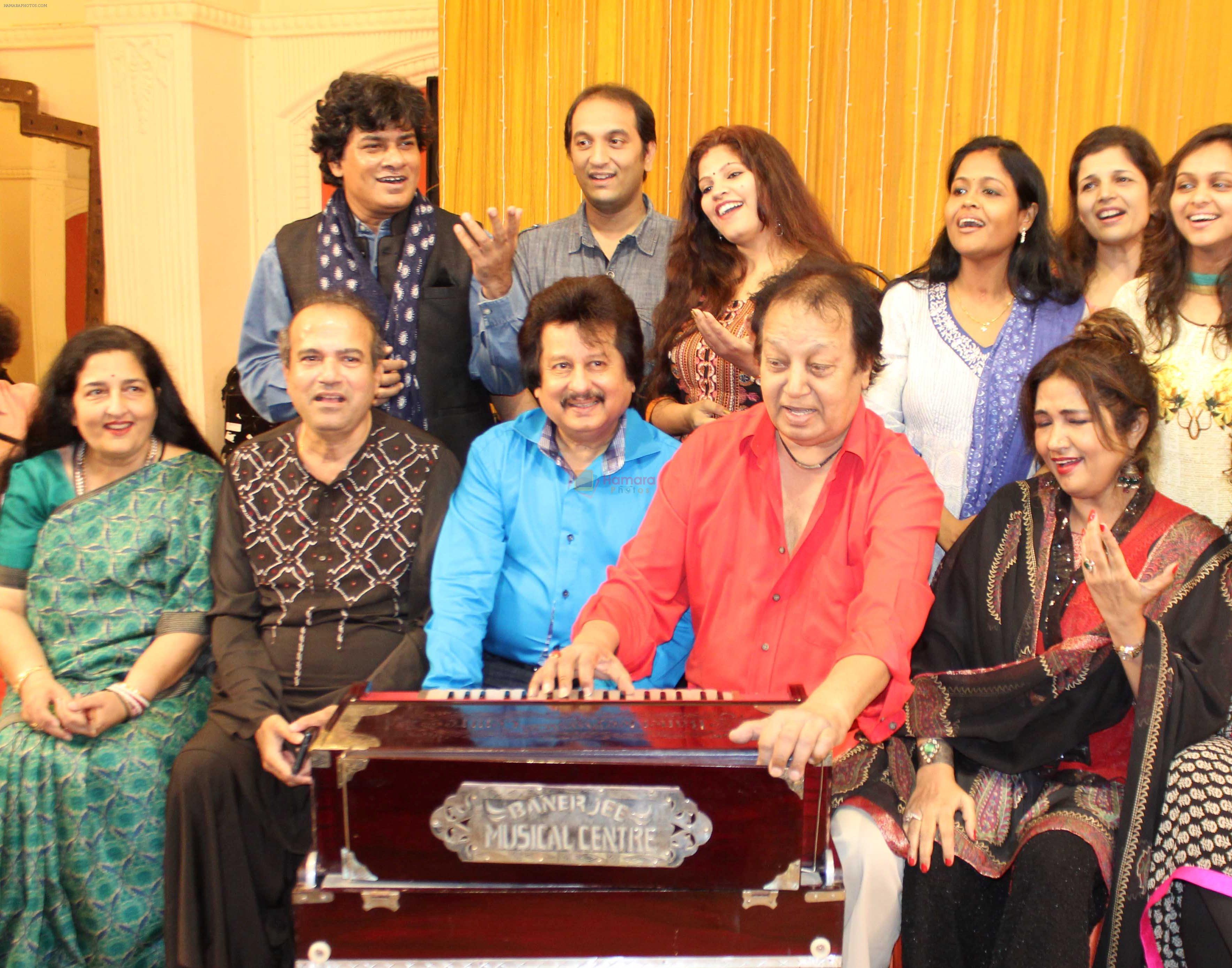 Ghazal singers including Pankaj Udhas Bhupinder Singh &  Mitali Singh  Anuradha Paudwal,  Rekha Bharadwaj , Suresh Wadkar & Penaz Masani together for a rehearsal forthcoming Khazana Ghazal Festival
