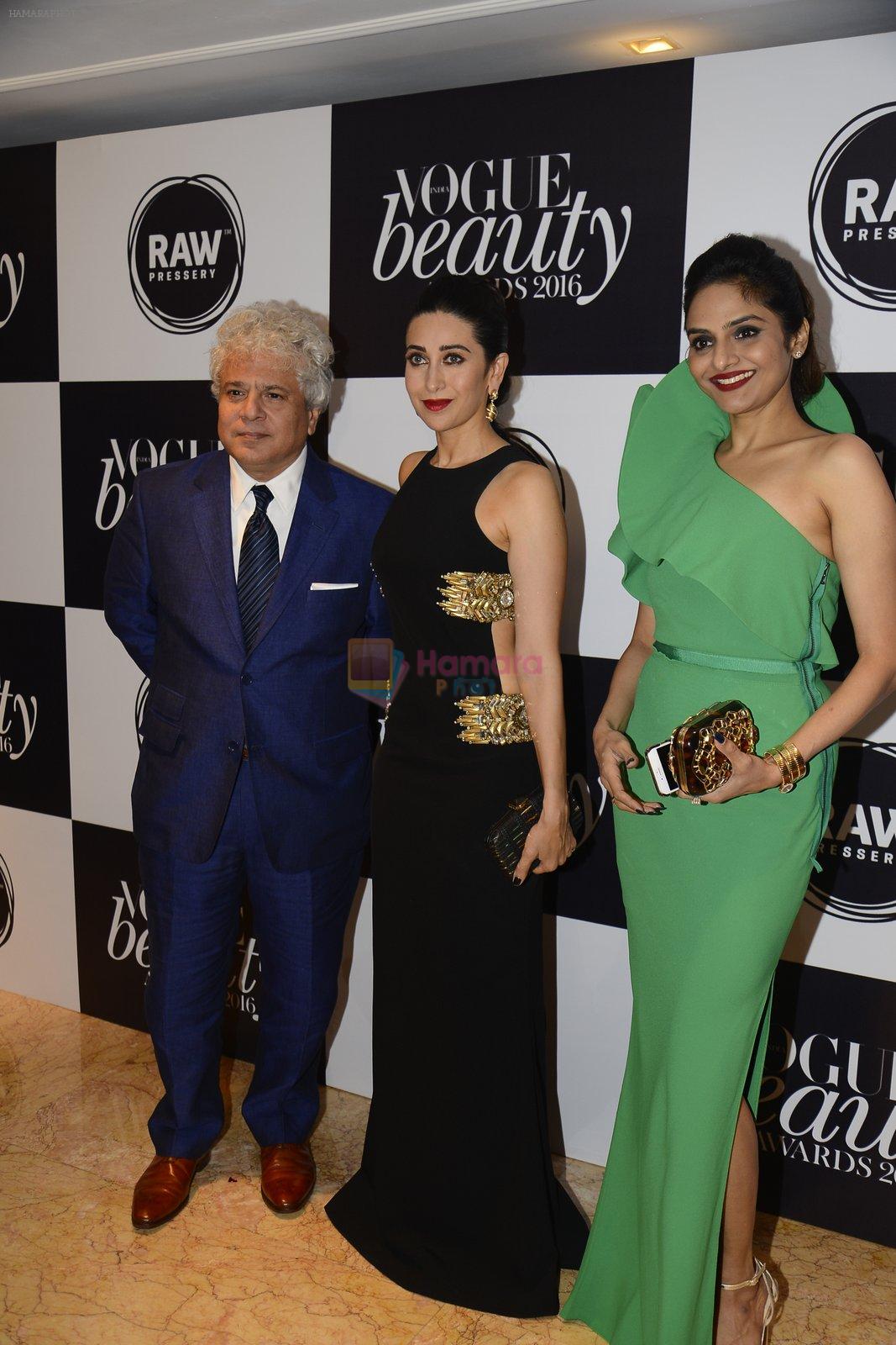 Karisma Kapoor at Vogue Beauty Awards 2016 on 27th July 2016