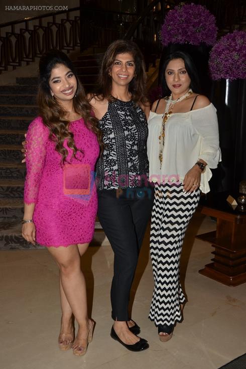 Anandita De, Zeba Kohli and Aarti Surendranath at The Drawing Room in St Regis Mumbai on 30th July 2016