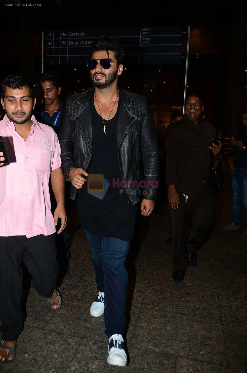 Arjun kapoor landed from london in Mumbai airport on 30th July 2016