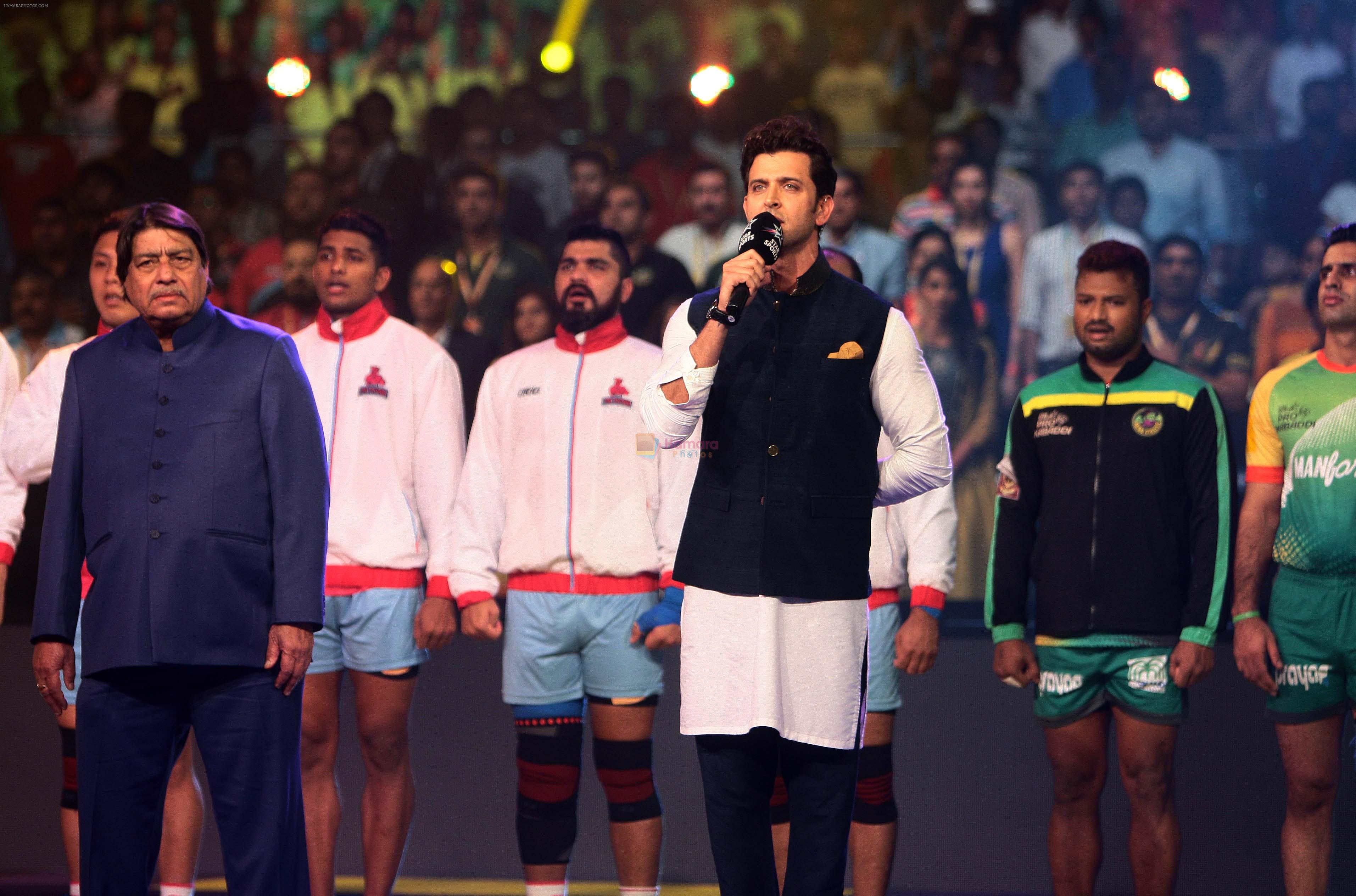 Hrithik Roshan feels proud singing national anthem at Star Sports Pro Kabaddi Season 4 Finale on 31st July 2016