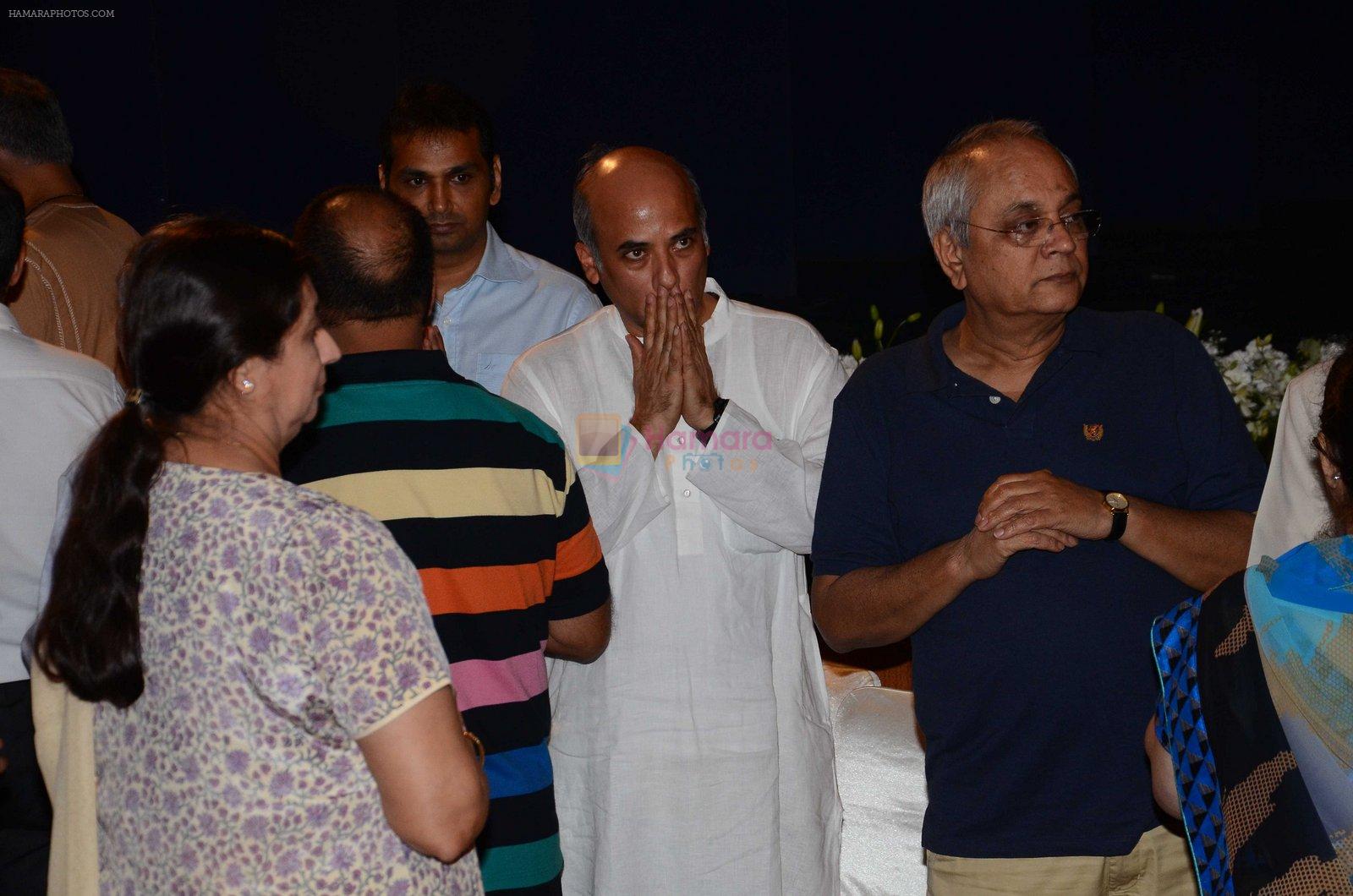 Sooraj Bharjatya at Rajat Barjatya prayer meet on 31st July 2016