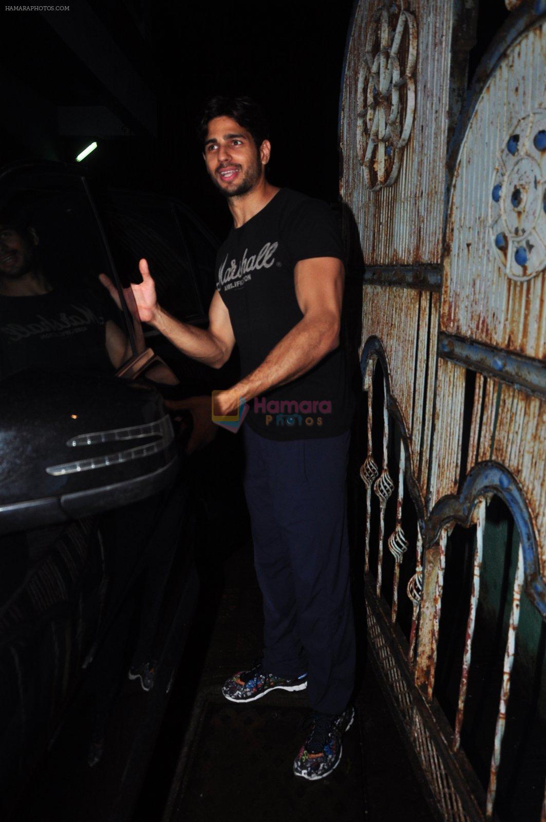 Sidharth Malhotra with Dream Team cast snapped post rehearsals on 3rd Aug 2016