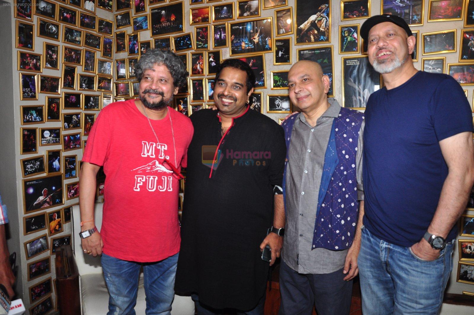 Shankar Mahadevan, Loy Mendonsa, Amole Gupte at Sanjay Divecha album launch in Mumbai on 4th Aug 2016