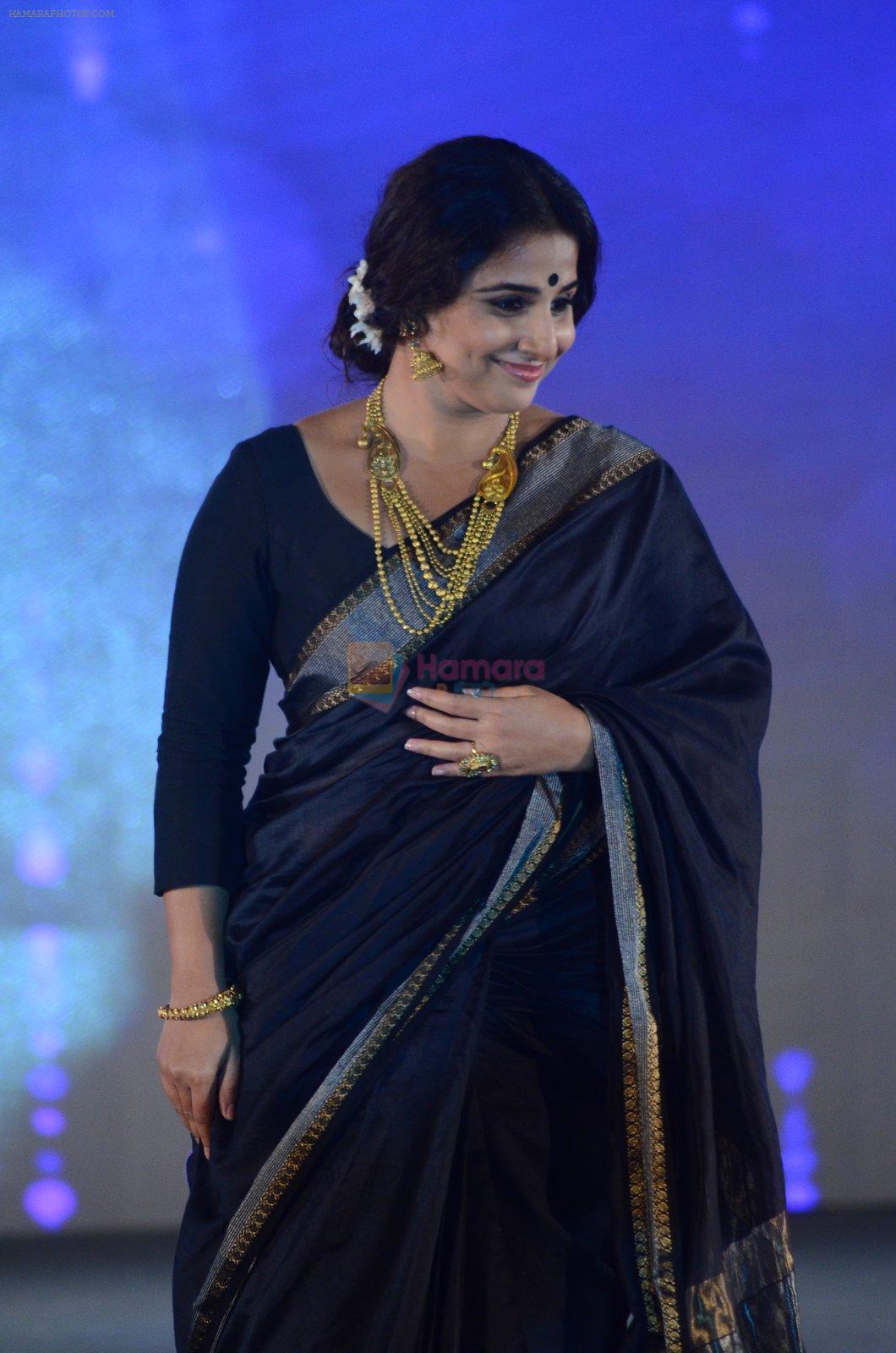 Vidya Balan at IIJS show in Mumbai on 5th Aug 2016