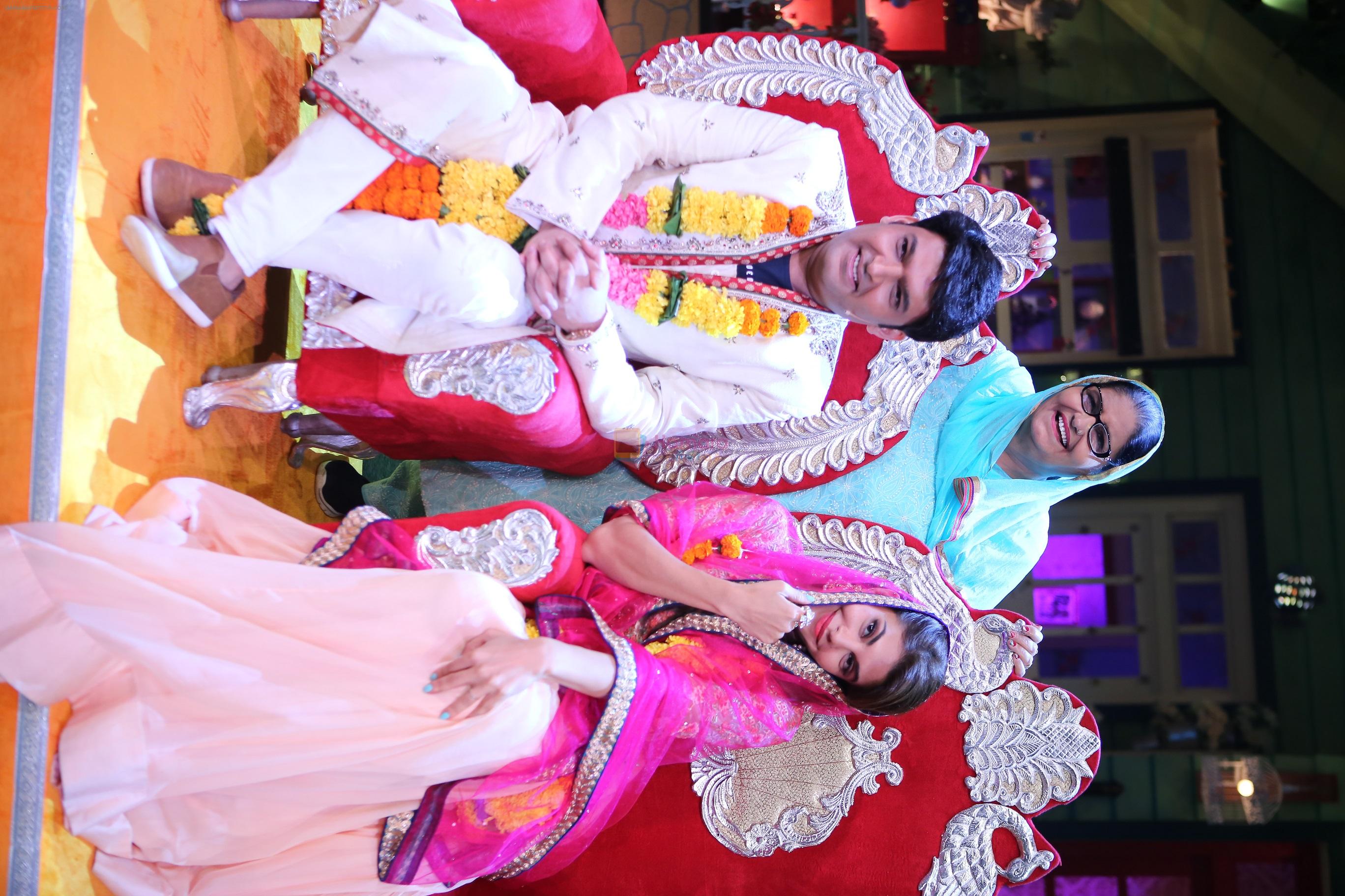 Kapil Sharma and Jacqueline Fernandez tie the knot on the sets of The Kapil Sharma Show on 10th Aug 2016