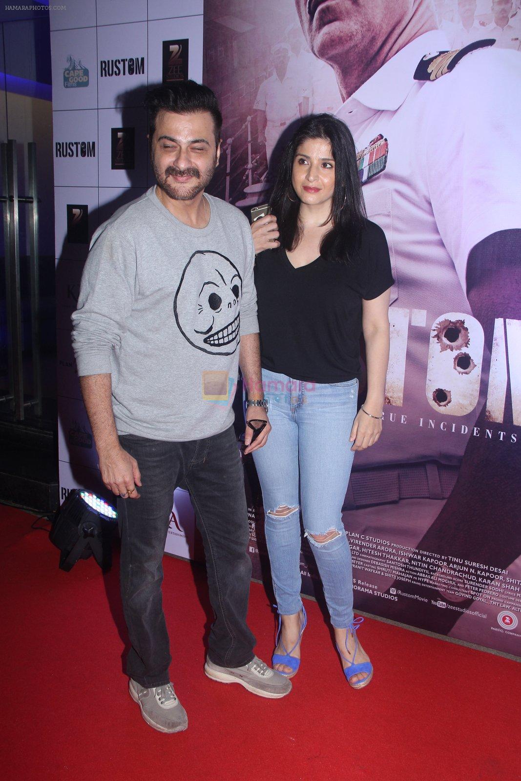 Maheep Kapoor, Sanjay Kapoor at Rustom screening in Sunny Super Sound on 11th Aug 2016