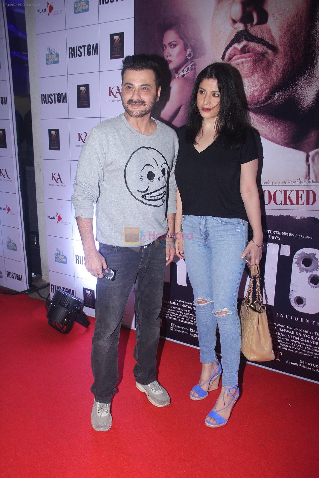 Sanjay Kapoor, Maheep Kapoor at Rustom screening in Sunny Super Sound on 11th Aug 2016