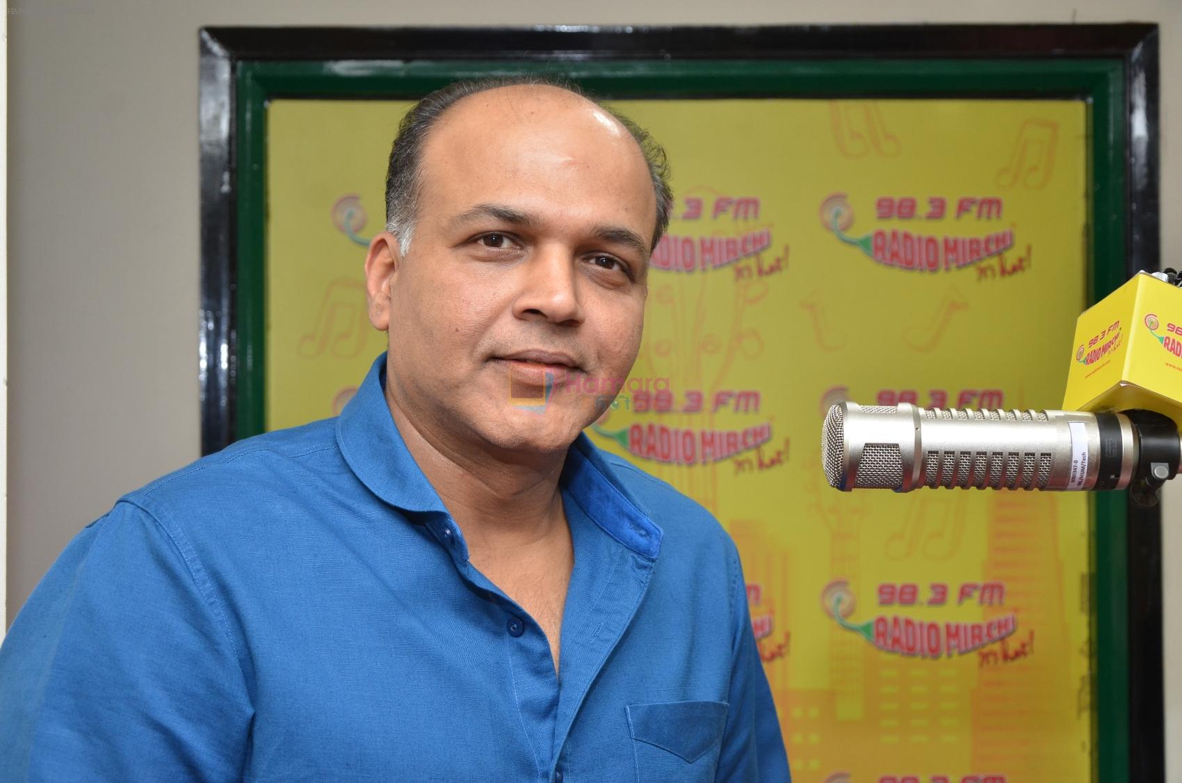 Ashutosh Gowariker at Radio Mirchi on 12th Aug 2016