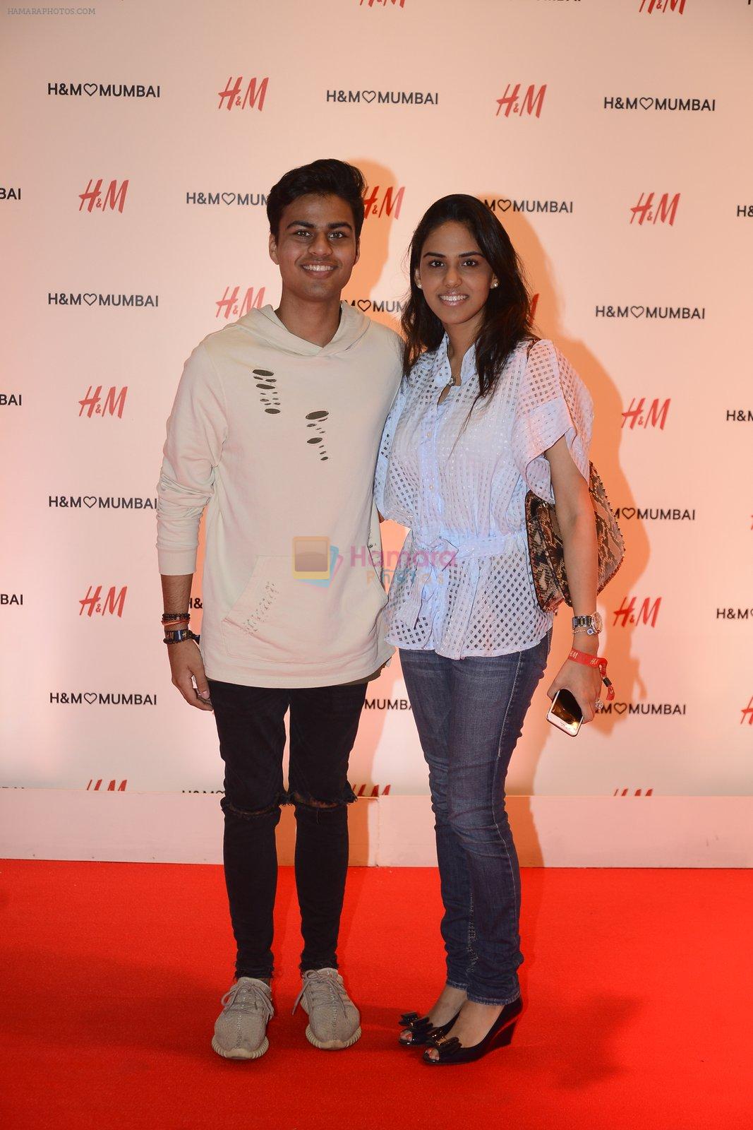 at h&m mubai launch on 11th Aug 2016