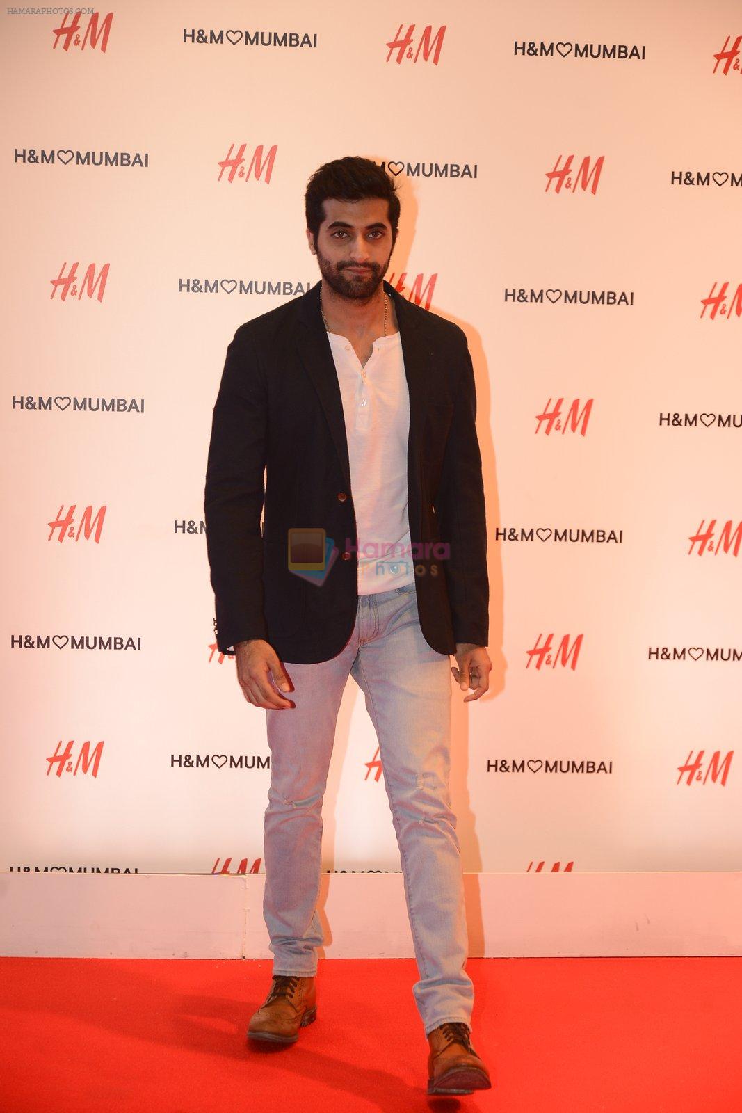 at h&m mubai launch on 11th Aug 2016