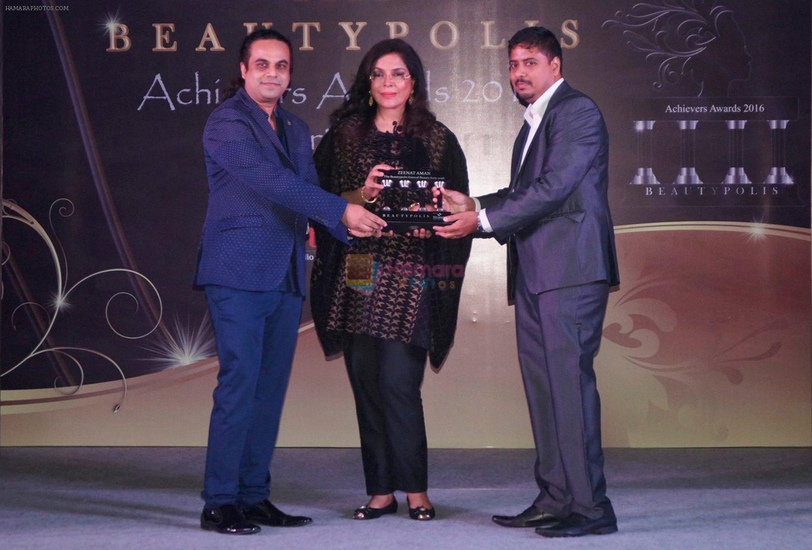 Zeenat Aman at Beautypolis Achievers Awards 2016 in Mumbai on 14th Aug 2016