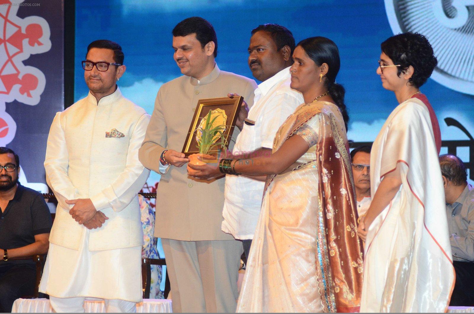 Aamir Khan, Kiran Rao at Satyamev Jayate Awards in Mumbai on 15th Aug 2016