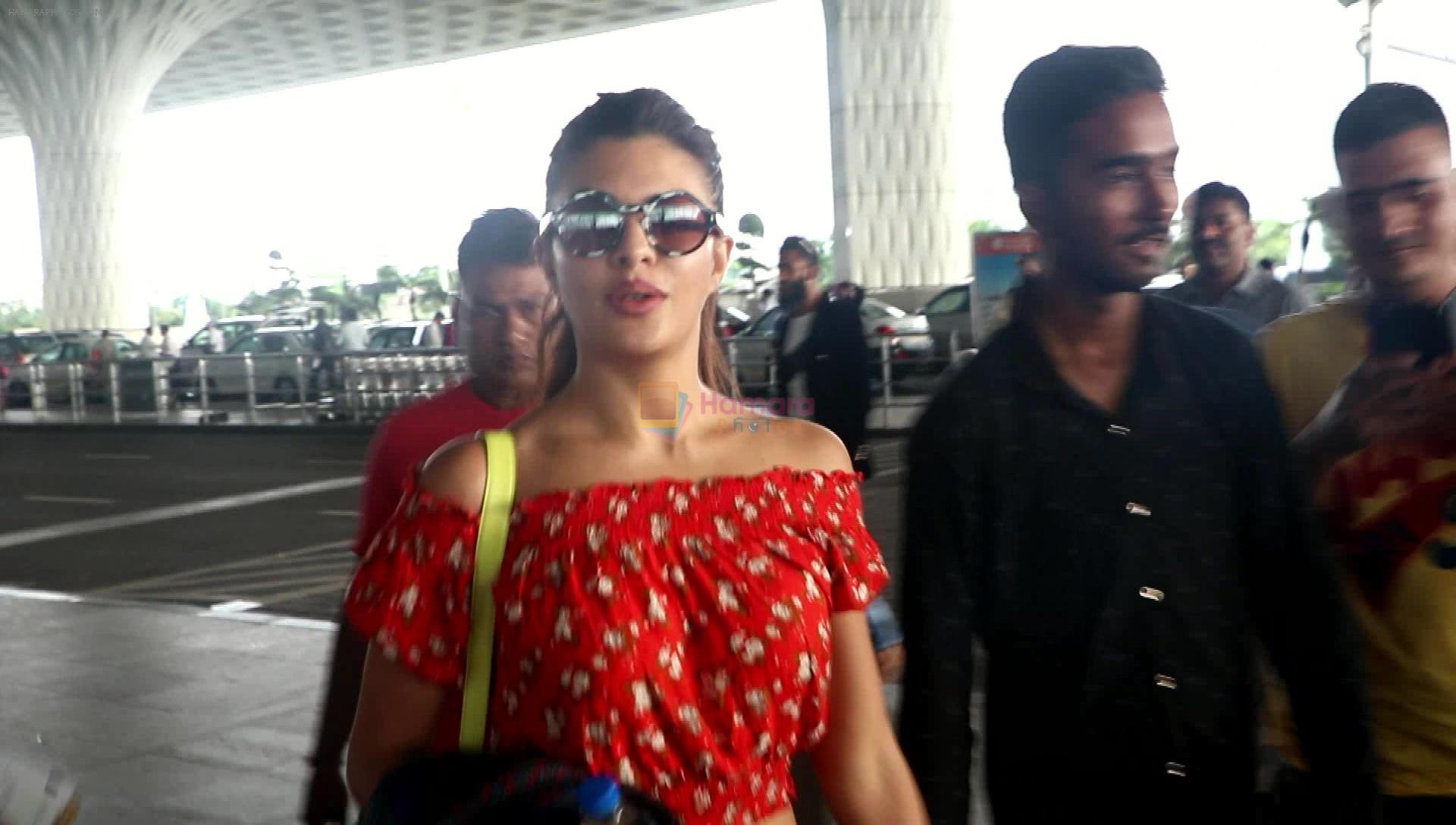 Jacqueline Fernandez snapped at airport on 18th Aug 2016