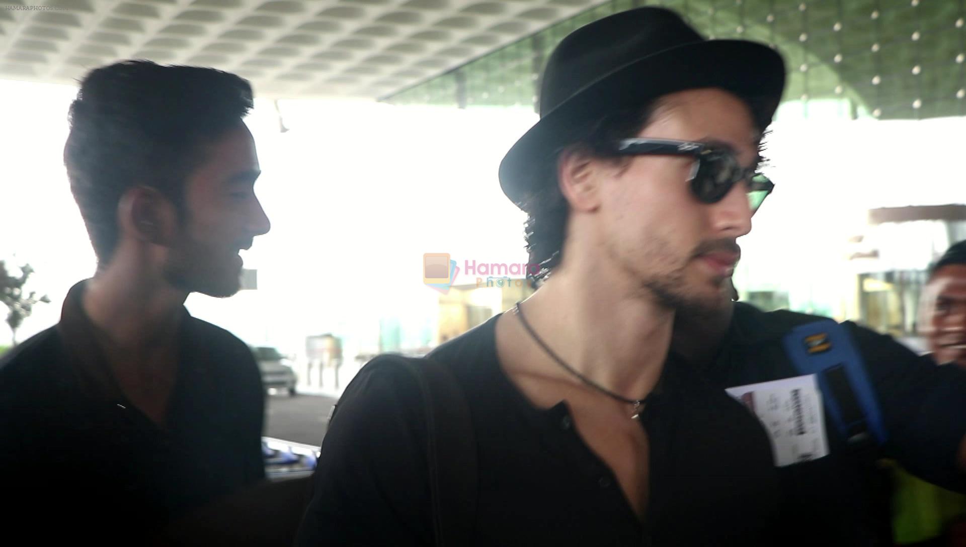 Tiger Shroff snapped at airport on 18th Aug 2016
