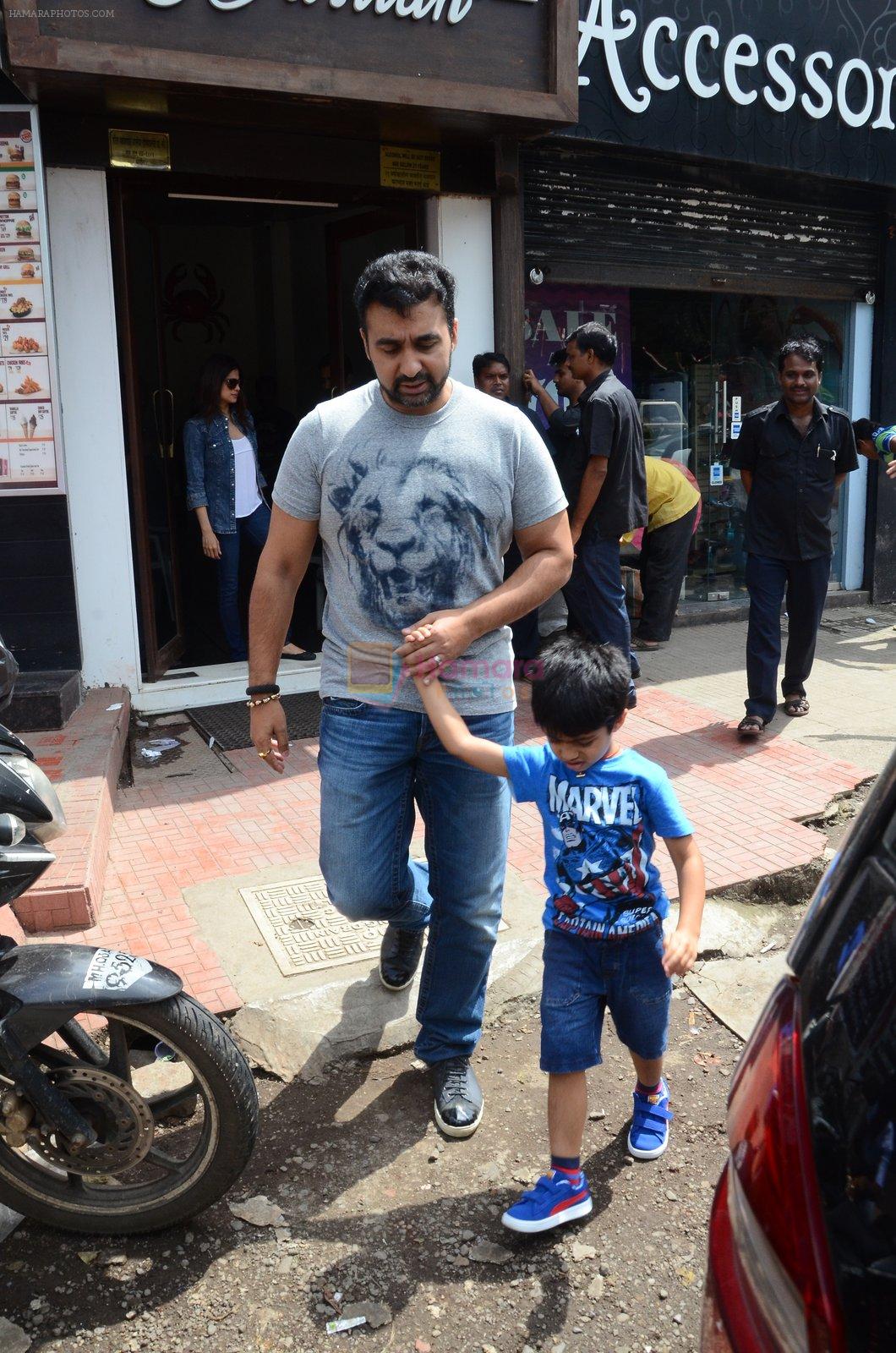 Raj Kundra snapped with family for lunch on 21st Aug 2016