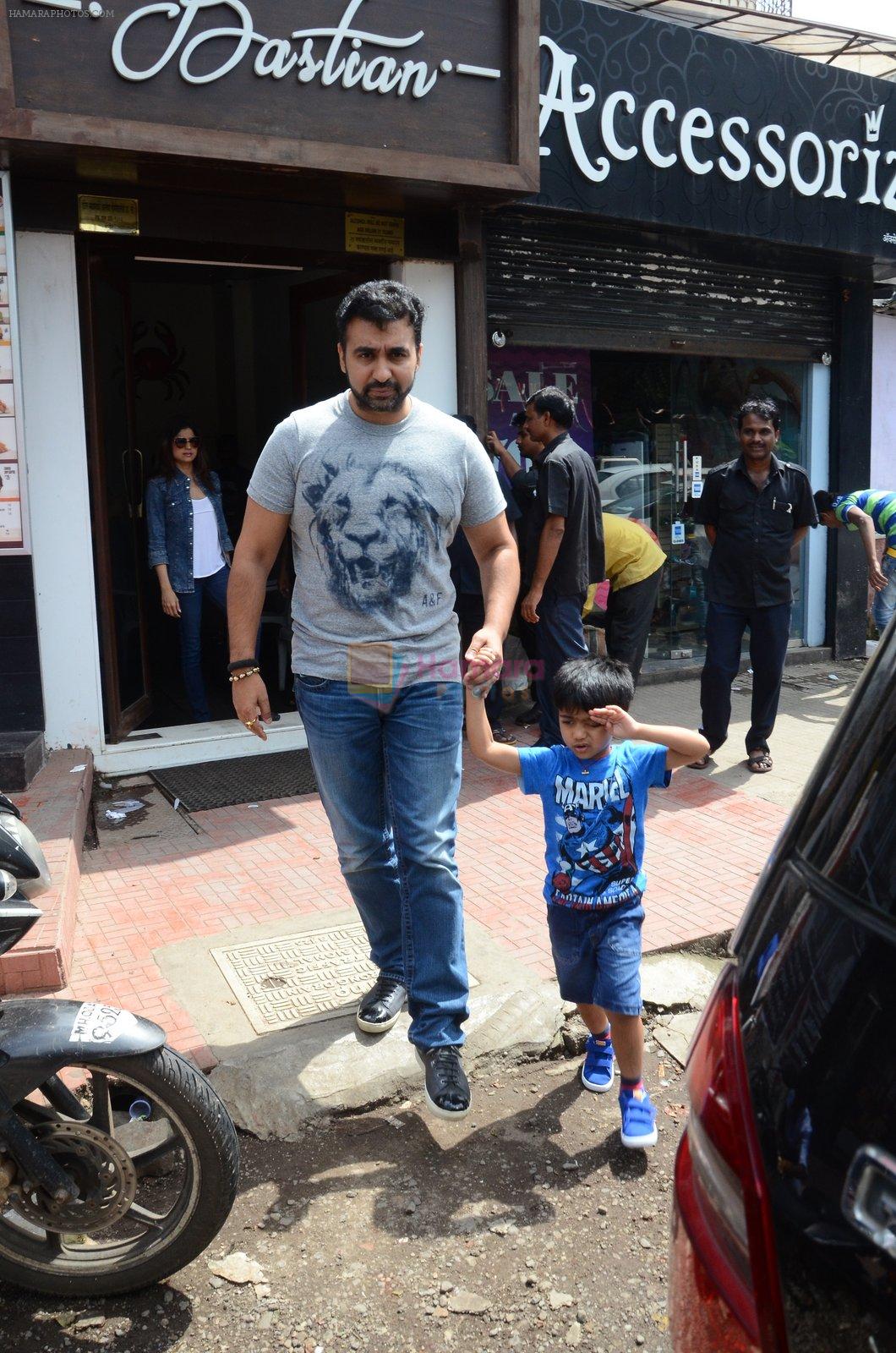 Raj Kundra snapped with family for lunch on 21st Aug 2016