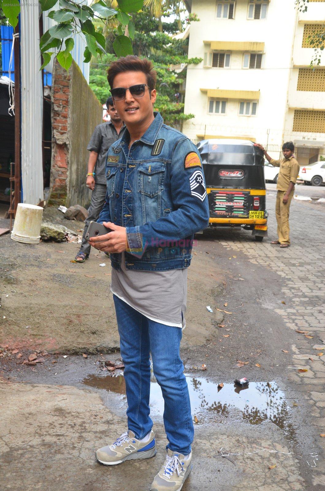 Jimmy Shergill snapped outside Miss Malini's office on 23rd Aug 2016