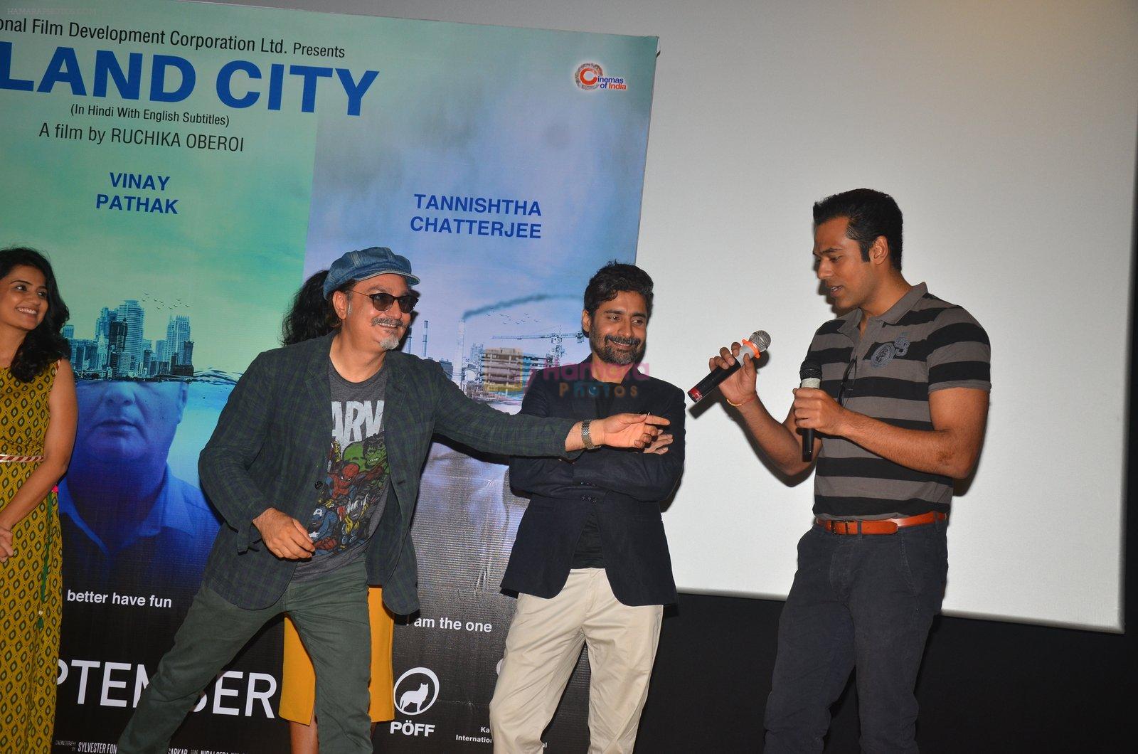 Amruta Subhash, Vinay Pathak, Tannishtha Chatterjee, Samir Kochhar at Island City press meet on 24th Aug 2016