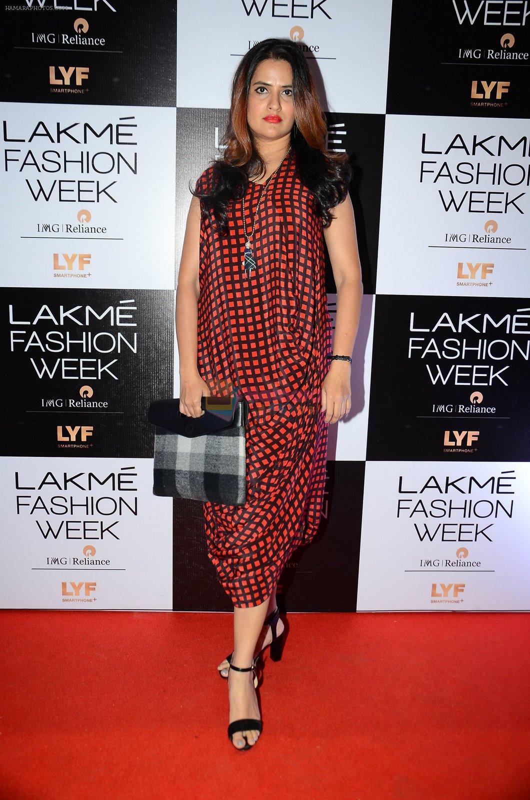 Sona Mohapatra at Lakme Fashion Week 2016 Day 2 on 25th Aug 2016