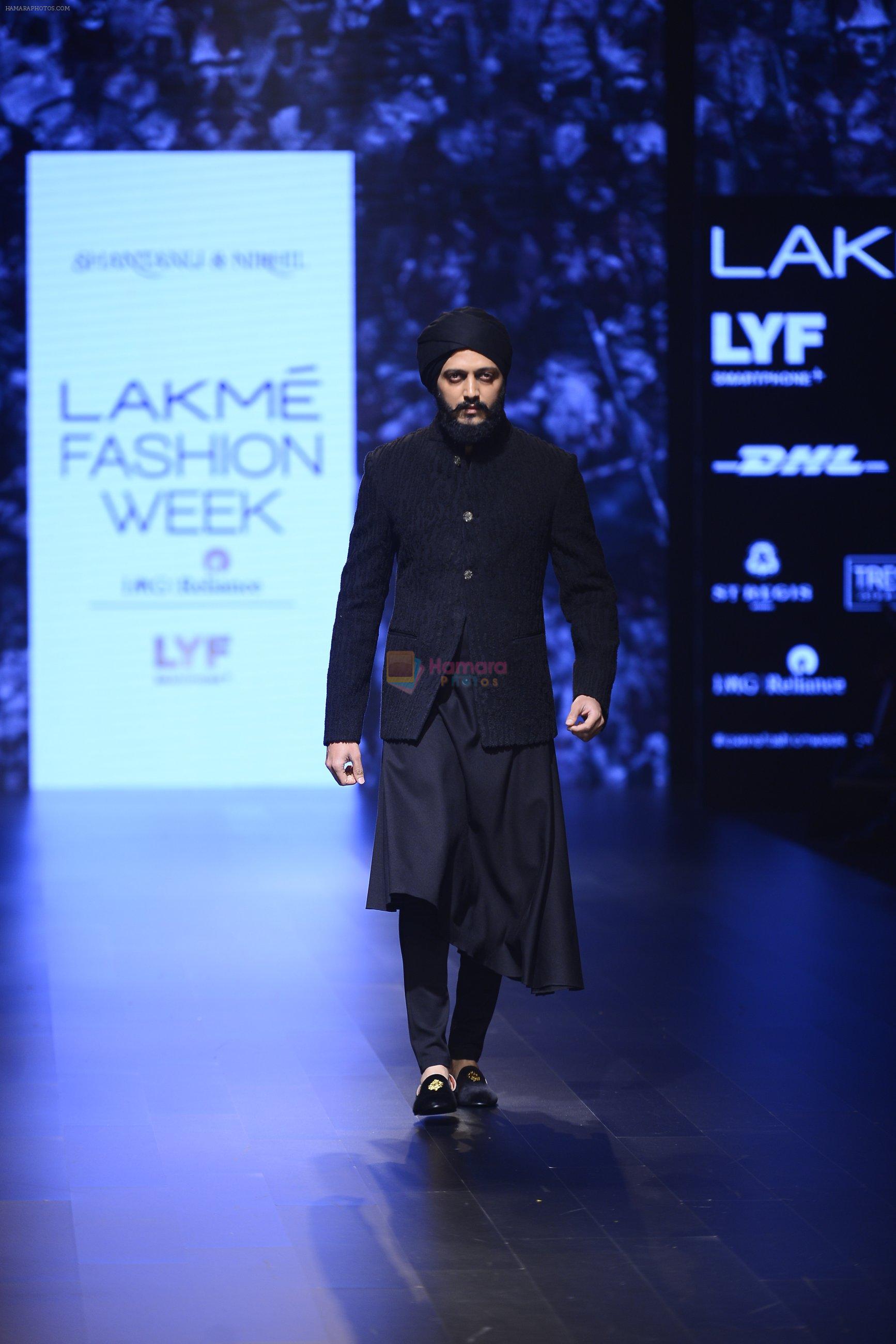 Riteish Deshmukh walk the ramp for Shantanu and Nikhil Show at Lakme Fashion Week 2016 on 27th Aug 2016
