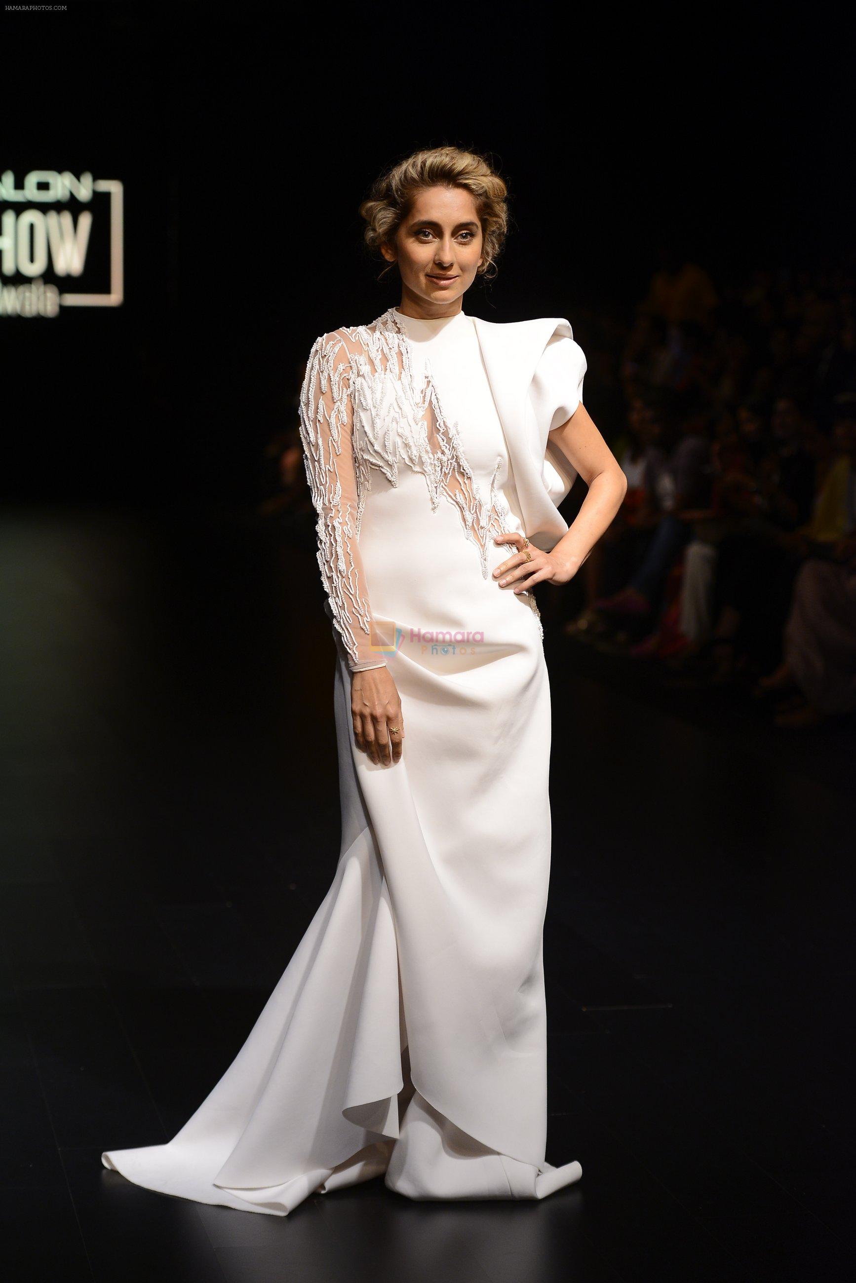 Anusha Dandekar walk the ramp for Payal Khandwala Show at Lakme Fashion Week 2016 on 28th Aug 2016