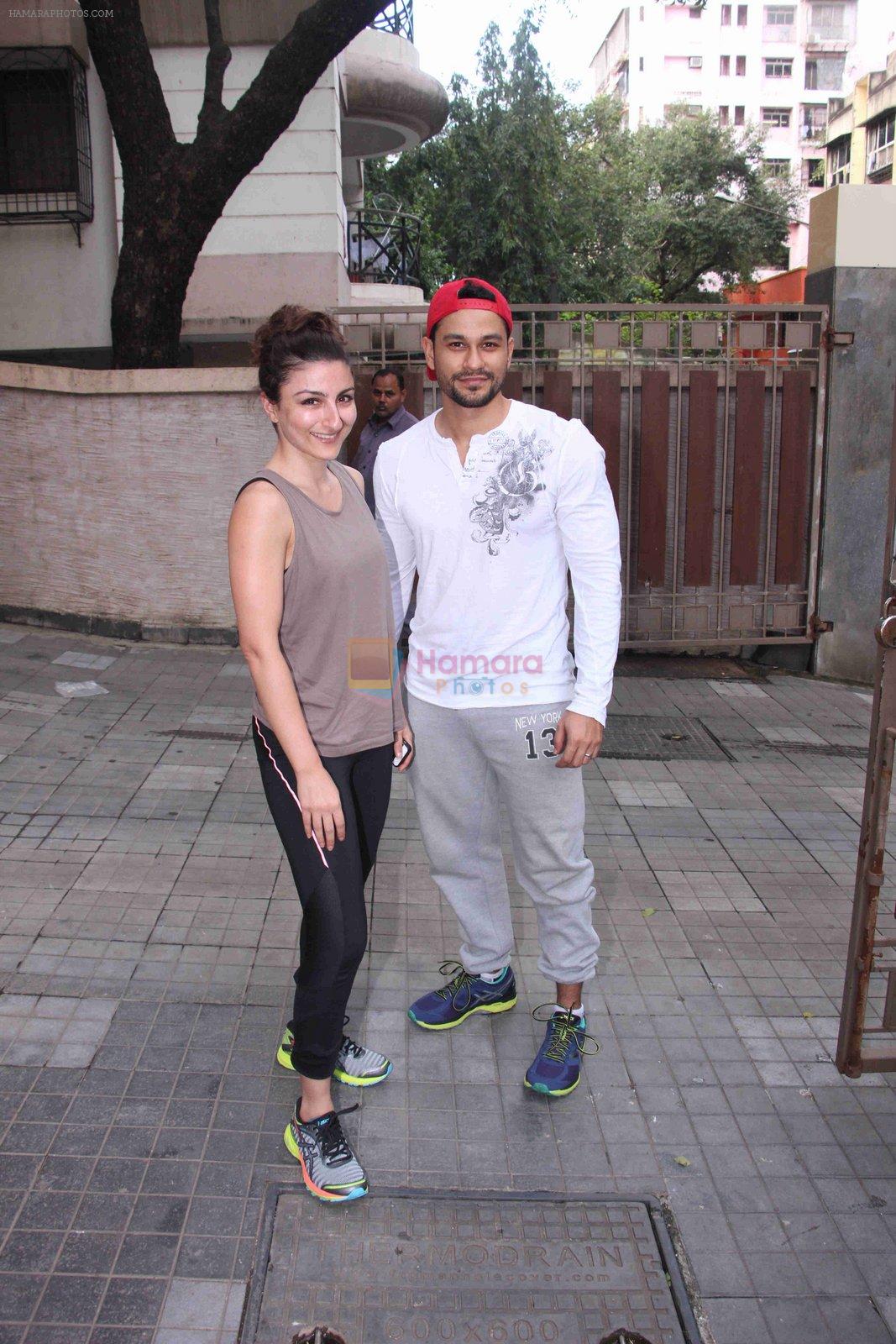 Soha Ali Khan and Kunal Khemu snapped post gm workout on 29th ug 2016