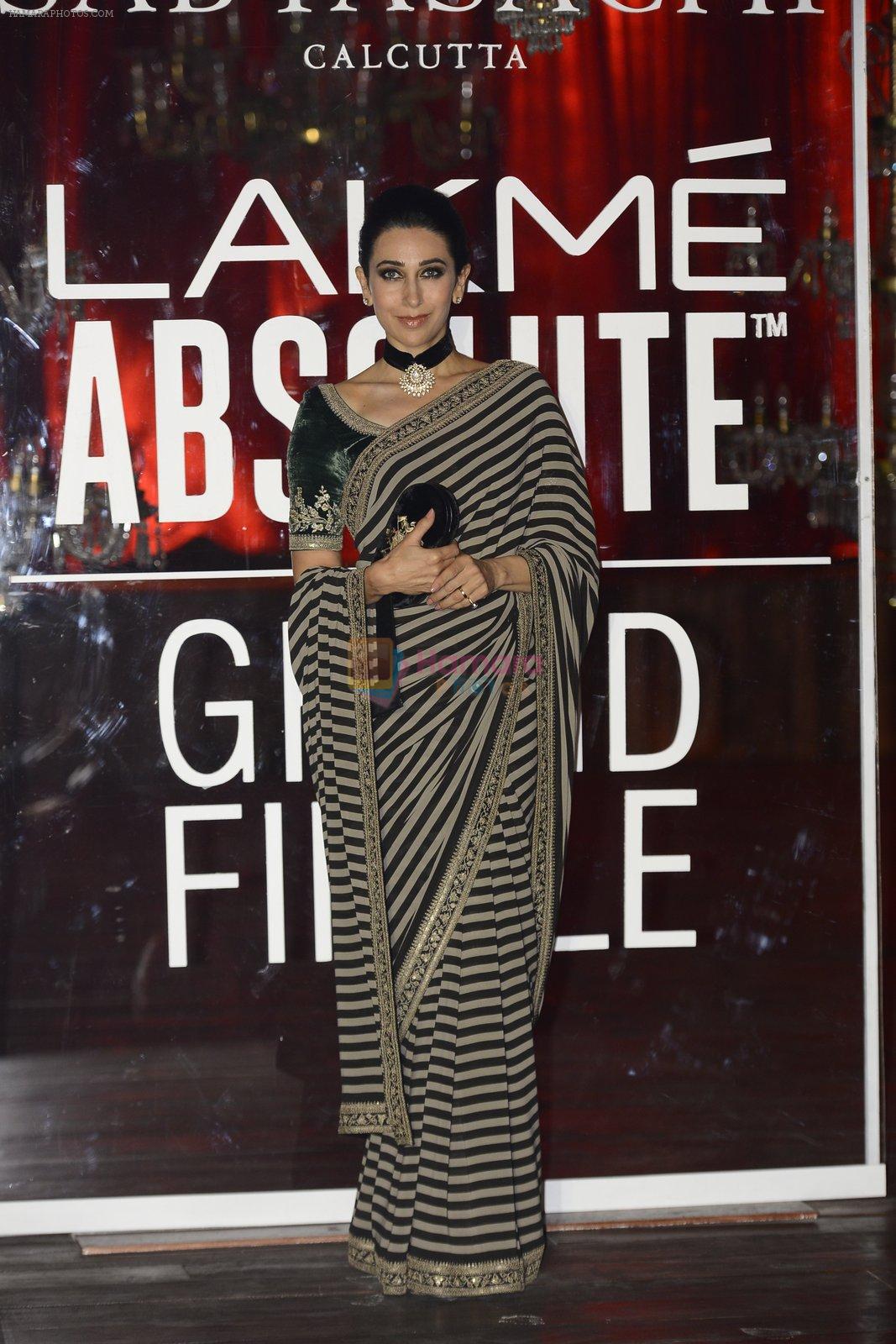 Karisma Kapoor at Sabyasachi Show Grand Finale at Lakme Fashion Week 2016 on 28th Aug 2016