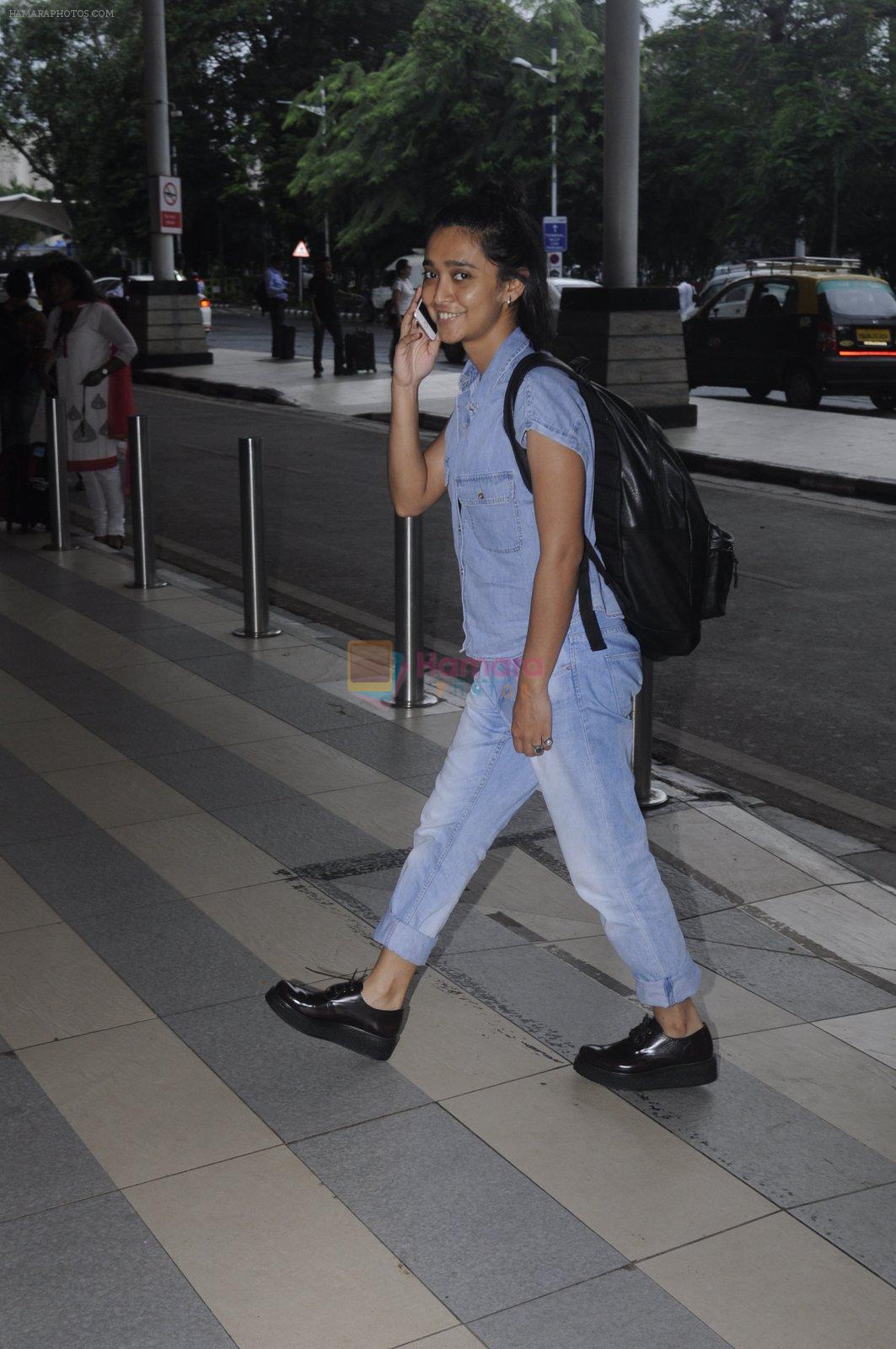 Sayani Gupta snapped at domestic airport on 30th Aug 2016