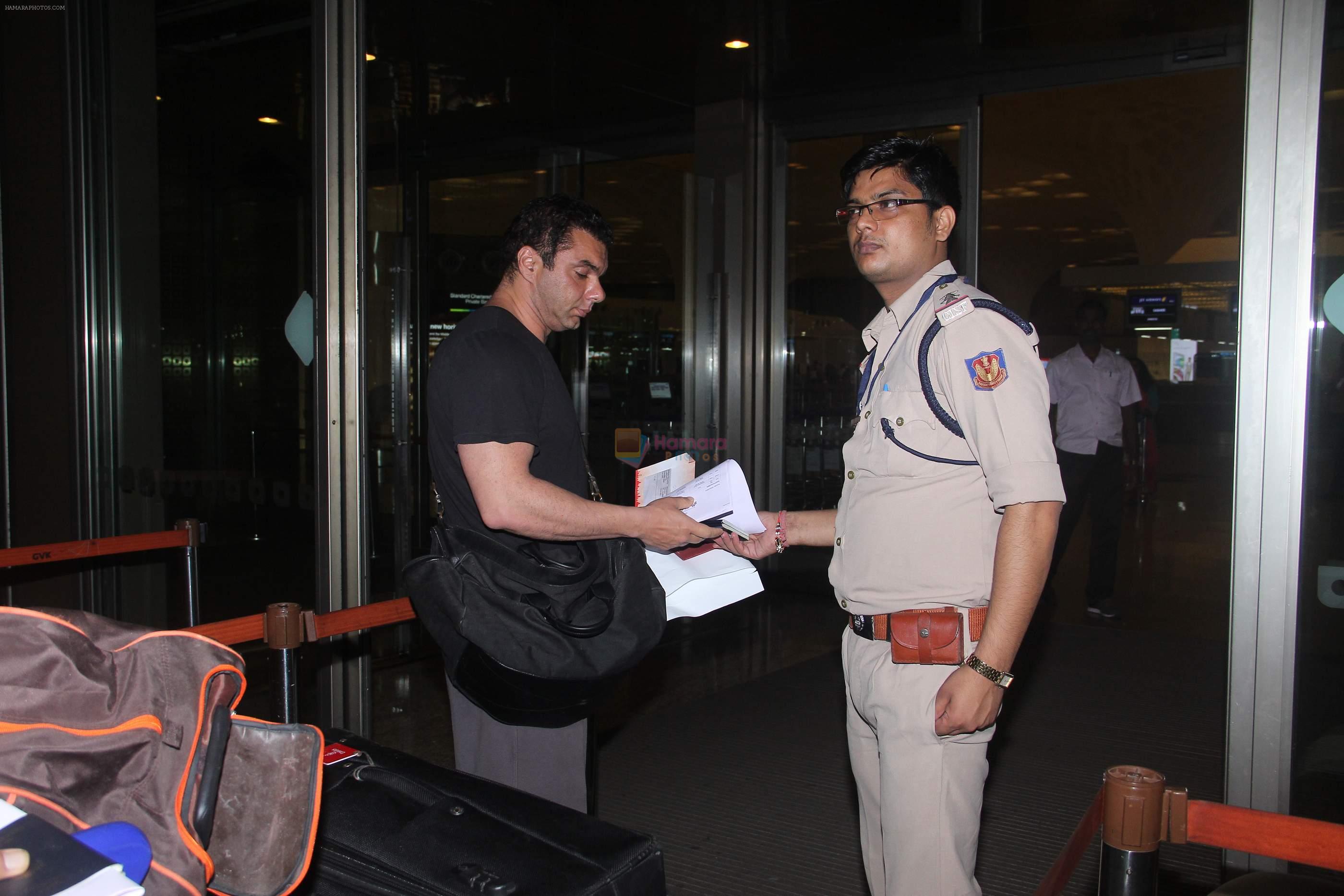 Sohail Khan snapped at airport on 30th Aug 2016